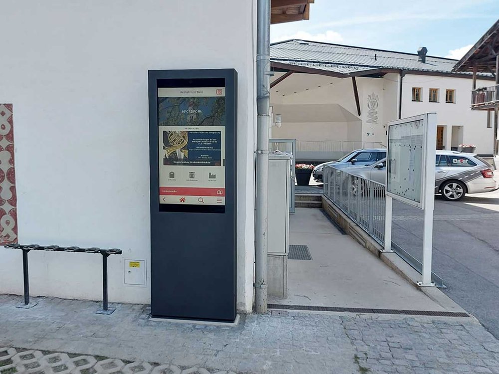 Case Study-imotion FLOW 46 Portrait Freestanding ToucScreen Info Point Austr (6).jpg