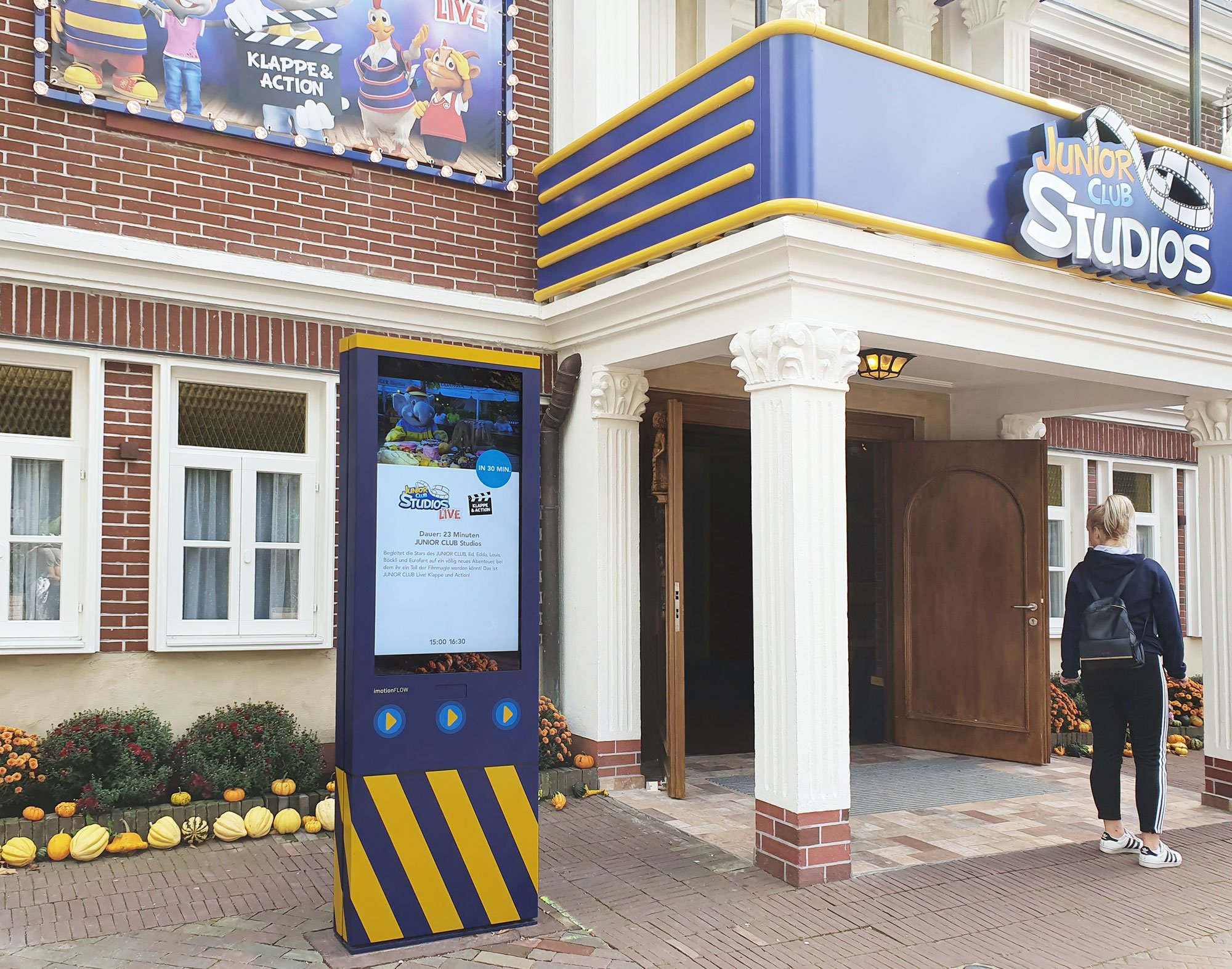 Case study - imotion FLOW 46 Portrait Freestanding Custom Color with Stickers Europa Park.jpg