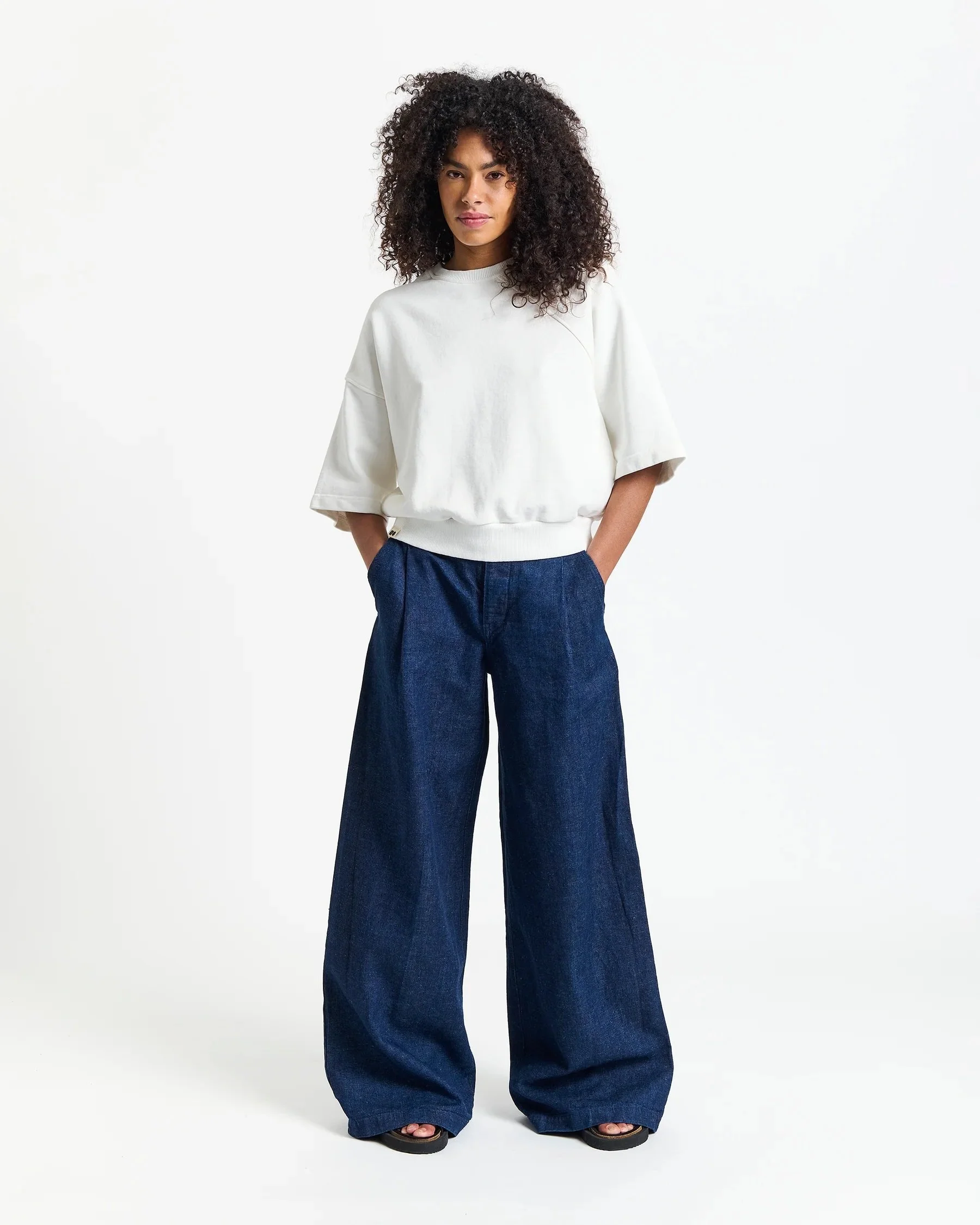 Eef_Short_sleeve_crewneck-Crewneck-W002-F002-Wh-125-9.jpg