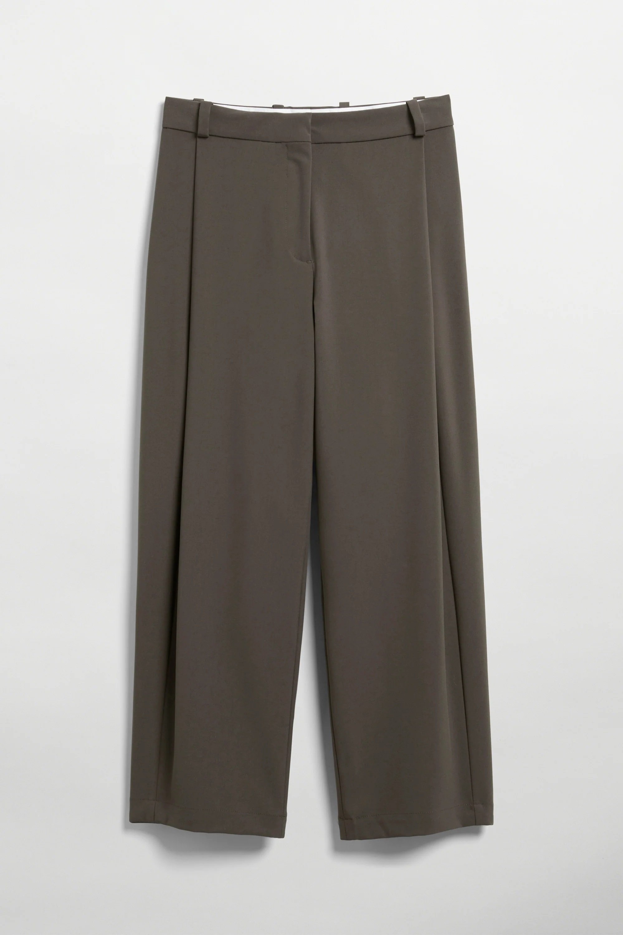 Sandi_light_ELvine_pants_burnt_wood_reference.jpg