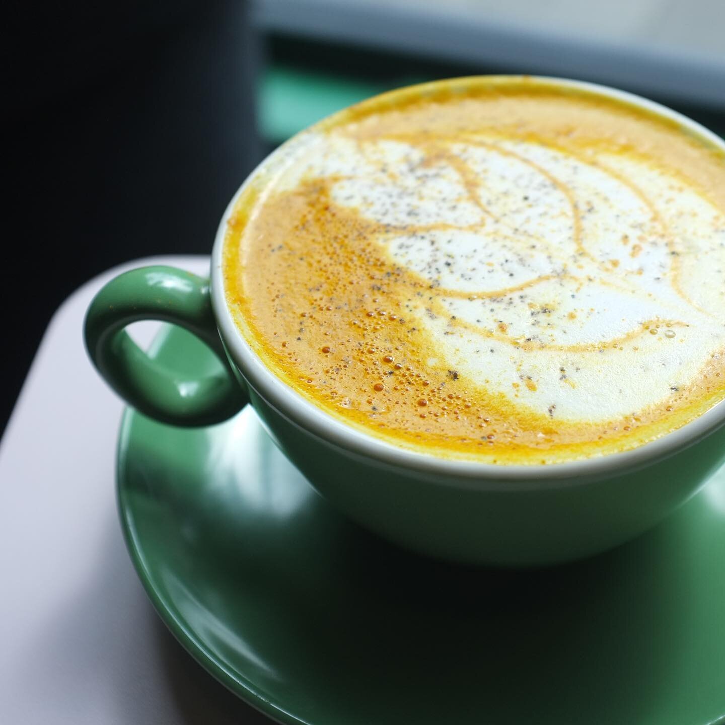 Did you know that &quot;Tumeric&quot; is very similar to &quot;tu m&eacute;rites&quot; in French that means &laquo;&nbsp;you deserve it&nbsp;&raquo;
And we think that's very true, we all deserve a good Tumeric latte to start the day

#veganedinburgh 