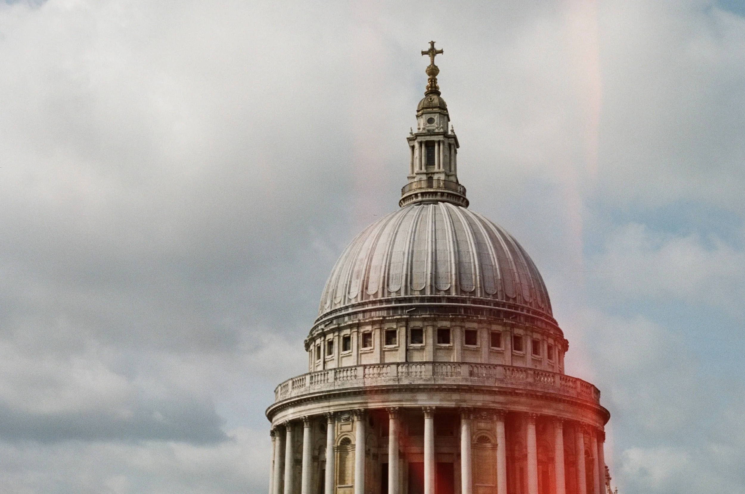 USD bounces back, GBP rallies on Brexit optimism