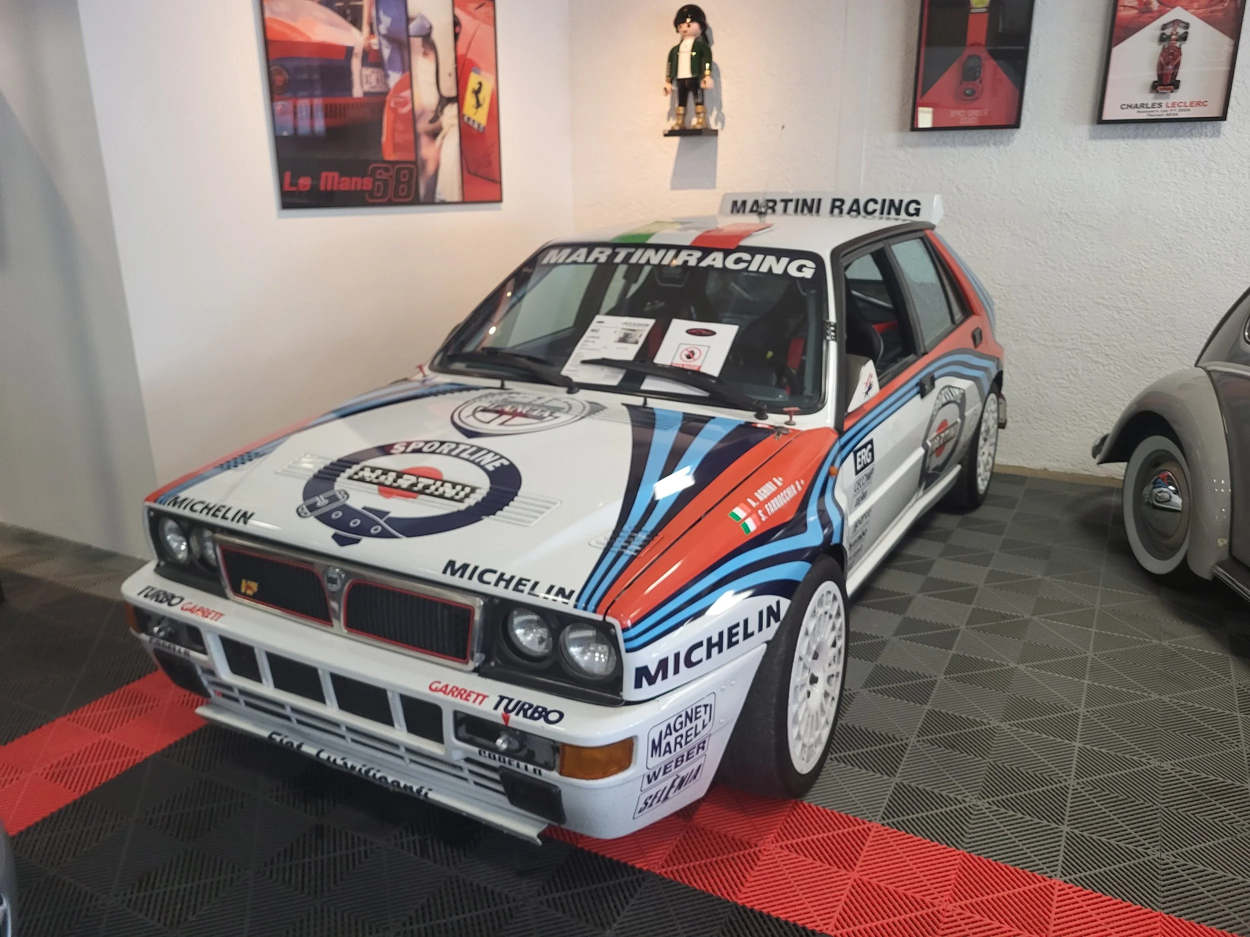 Choppy start for the USD ahead of key data on Friday