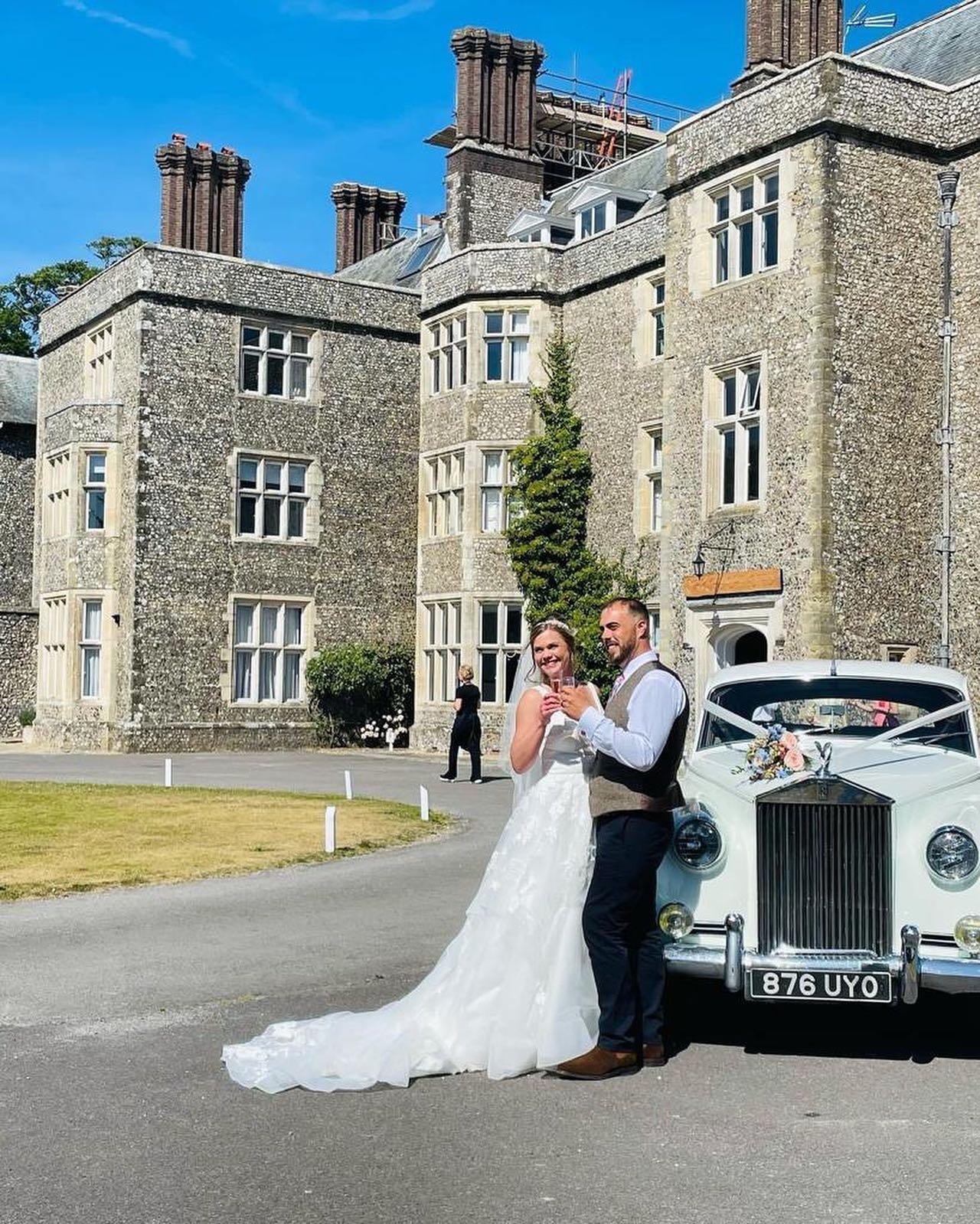 Some beautiful pictures of one of our weddings at Slindon House. What more can we say 😍.

Photo credit to @footprints_through_the_lens