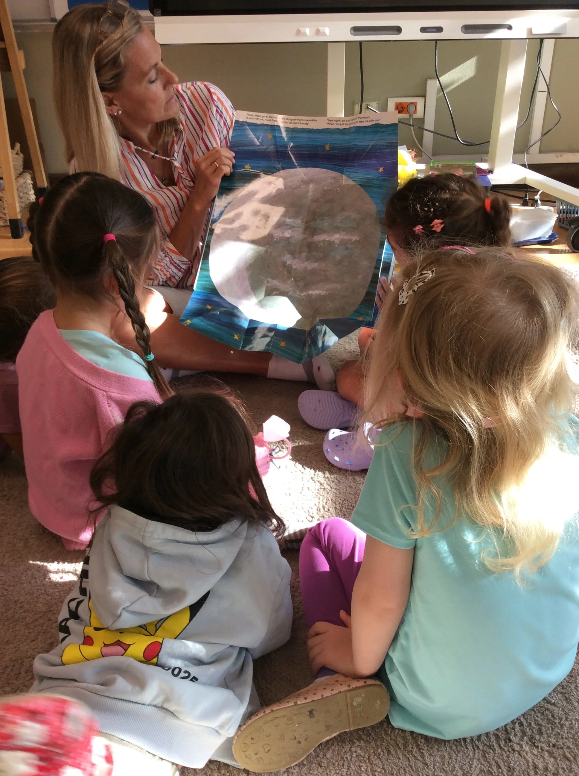 20260429 Miss Jenny reads Eric Carle's Papa, please get the moon for me_4.JPG