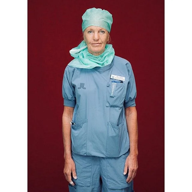 Marie Anth, arbetar som narkossköterska på Karolinska Sjukhuset i Solna. #sverigegårsamman #icoronatider #coronavirus #corona #covid19 #photography #art #konst #fotografi #porträtt #portrait #portraitphotography