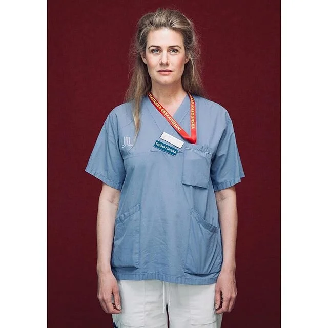 Martina G&aring;rder, omv&aring;rdnadschef p&aring; IVA p&aring; Karolinska Sjukhuset i Solna. #sverigegårsamman #icoronatider #coronavirus #corona #covid19 #photography #art #konst #fotografi #porträtt #portrait #portraitphotography