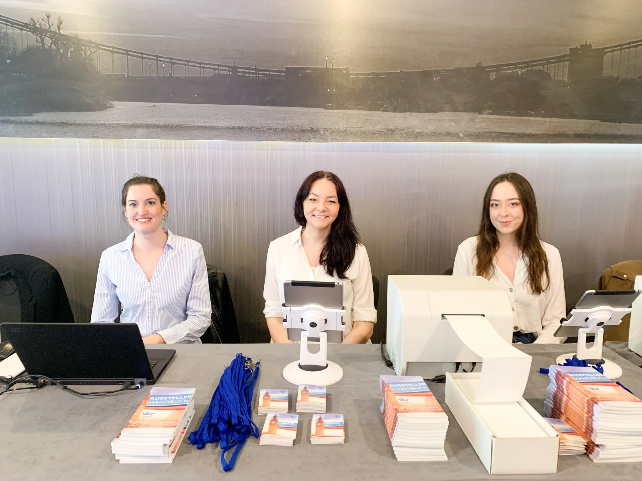 blau direkt 2022 staff.jpg