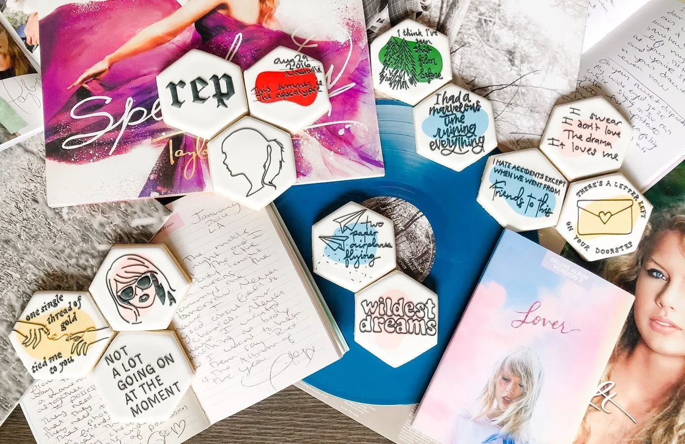 🎶 I'm so gangsta you can find me baking cookies at night
you out clubbing, but I just made caramel delight
t swift and t pain rappin on the same track
it's a thug story tell me can you handle that🎶