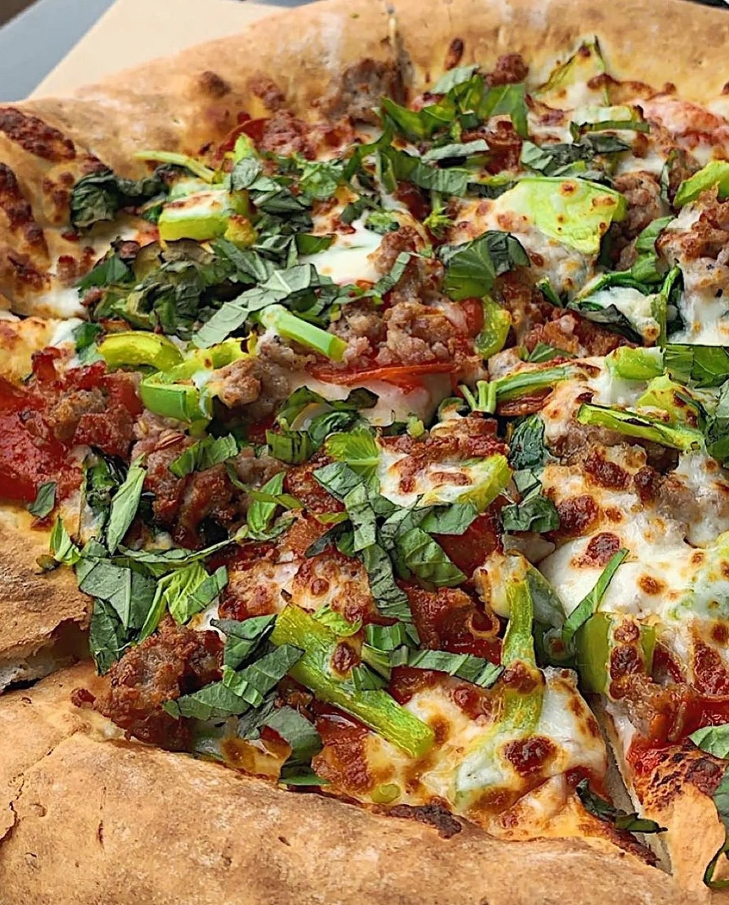 ALL MEDIUM PIZZAS ARE HALF OFF TODAY 🍕🍕 and every Tuesday with the purchase of any beverage—all day long! Make this your new weekly tradition!
.
.
Dine in only
.
.
#uglycrustpizza #pizza #tuesday #boulder #thesink #thehillboulder #studentdeal