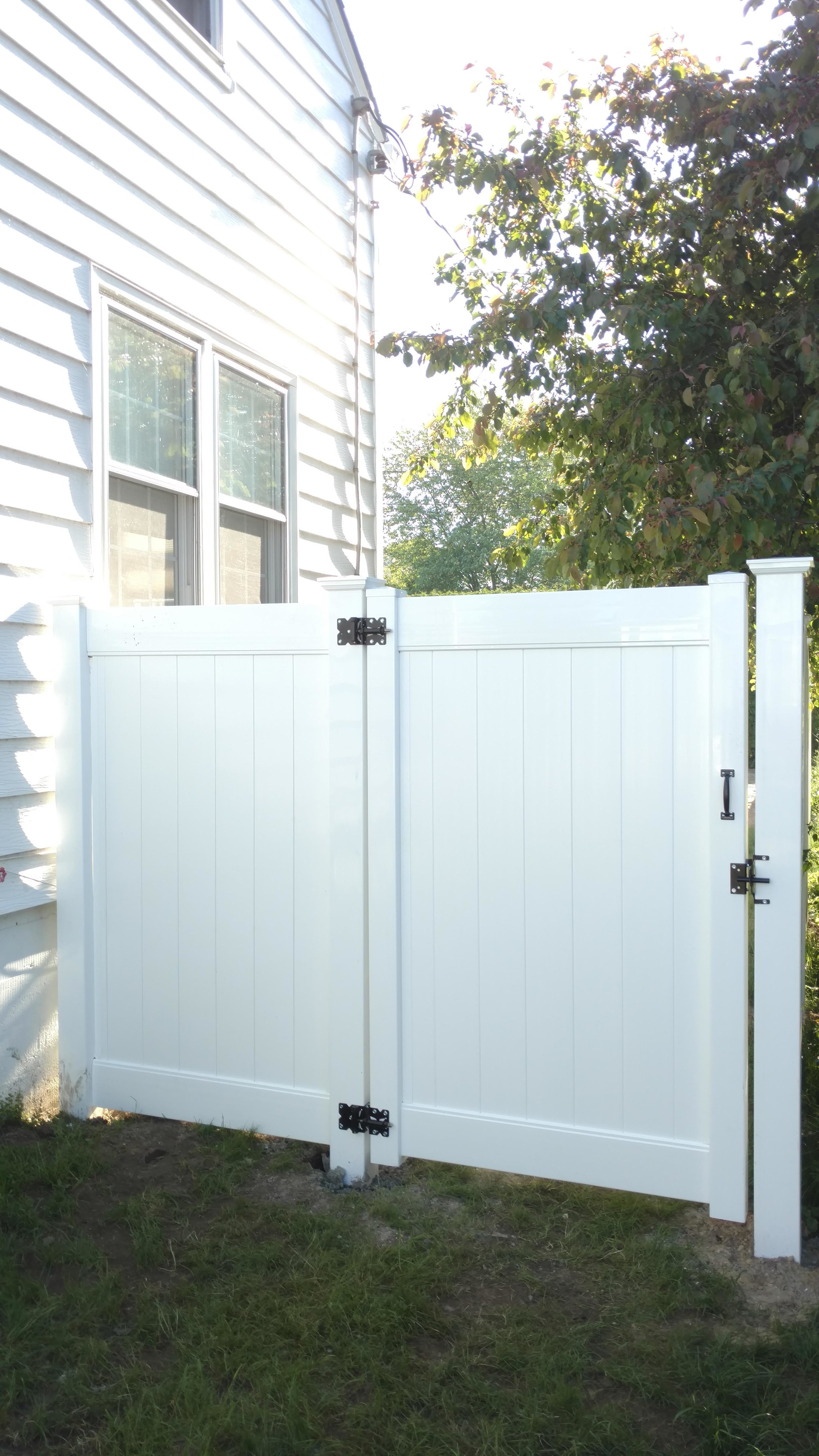 Vinyl Gate Enclosure