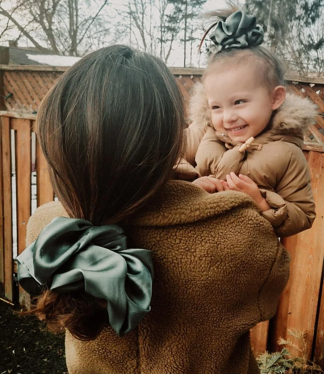 NEW BATCH ALERT**

GIANT scrunchies are up, including some combos so you can twin hard with your mini 👯 or wear them both at the same time!

You can also tell by what I've named one of them, where my life's at right now @gameofthrones 😆 👑🐉

Enjoy