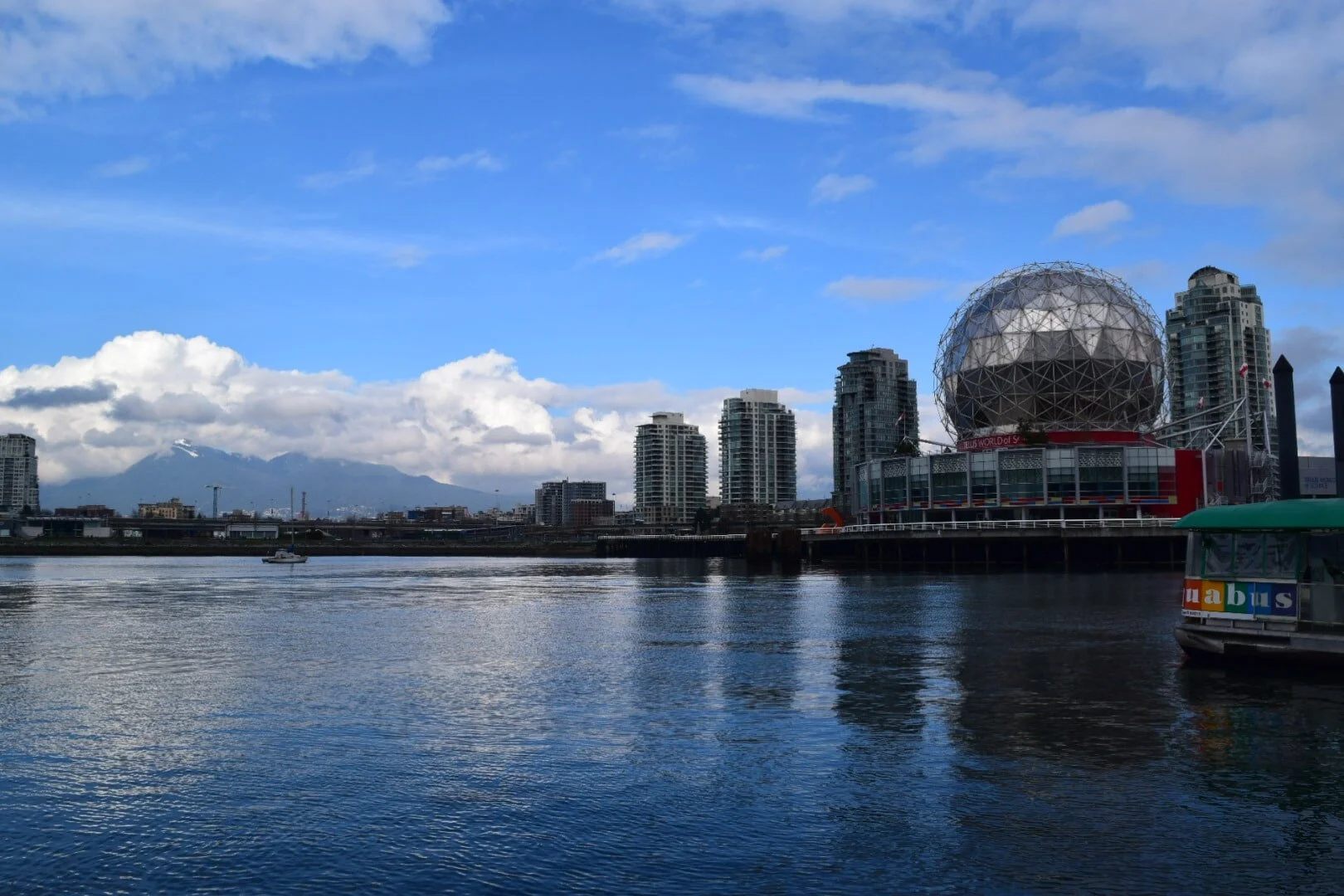 blogpost_travel_9thingstodoinVancouver_scienceworld_elanacamillecreates.jpg