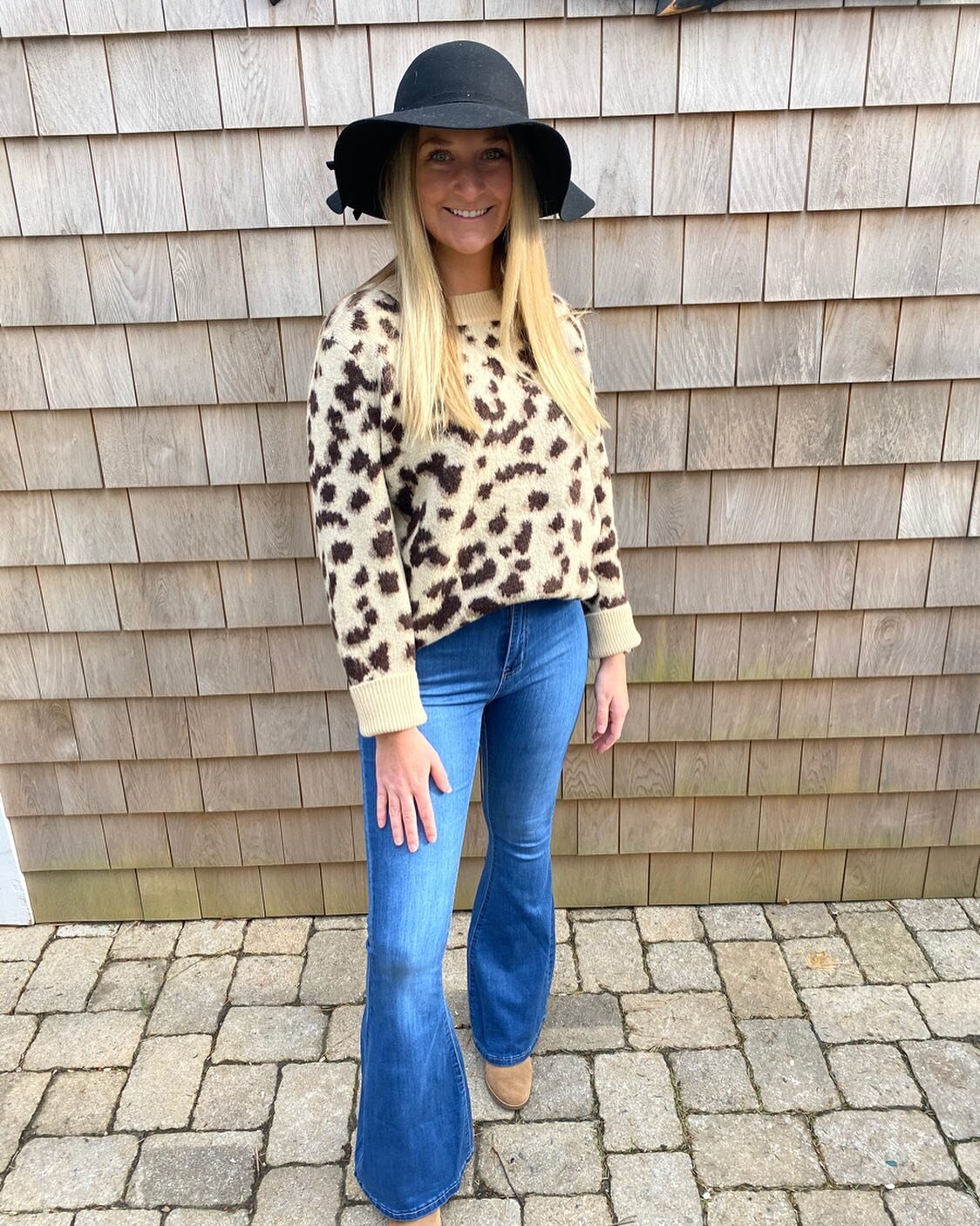 Our new ✨Cheetahlicious Sweater✨
Available in S,M,L but limited quantity so order yours now through the link in our bio! 

#trendy #cheetah #cozy #boutiqueshopping