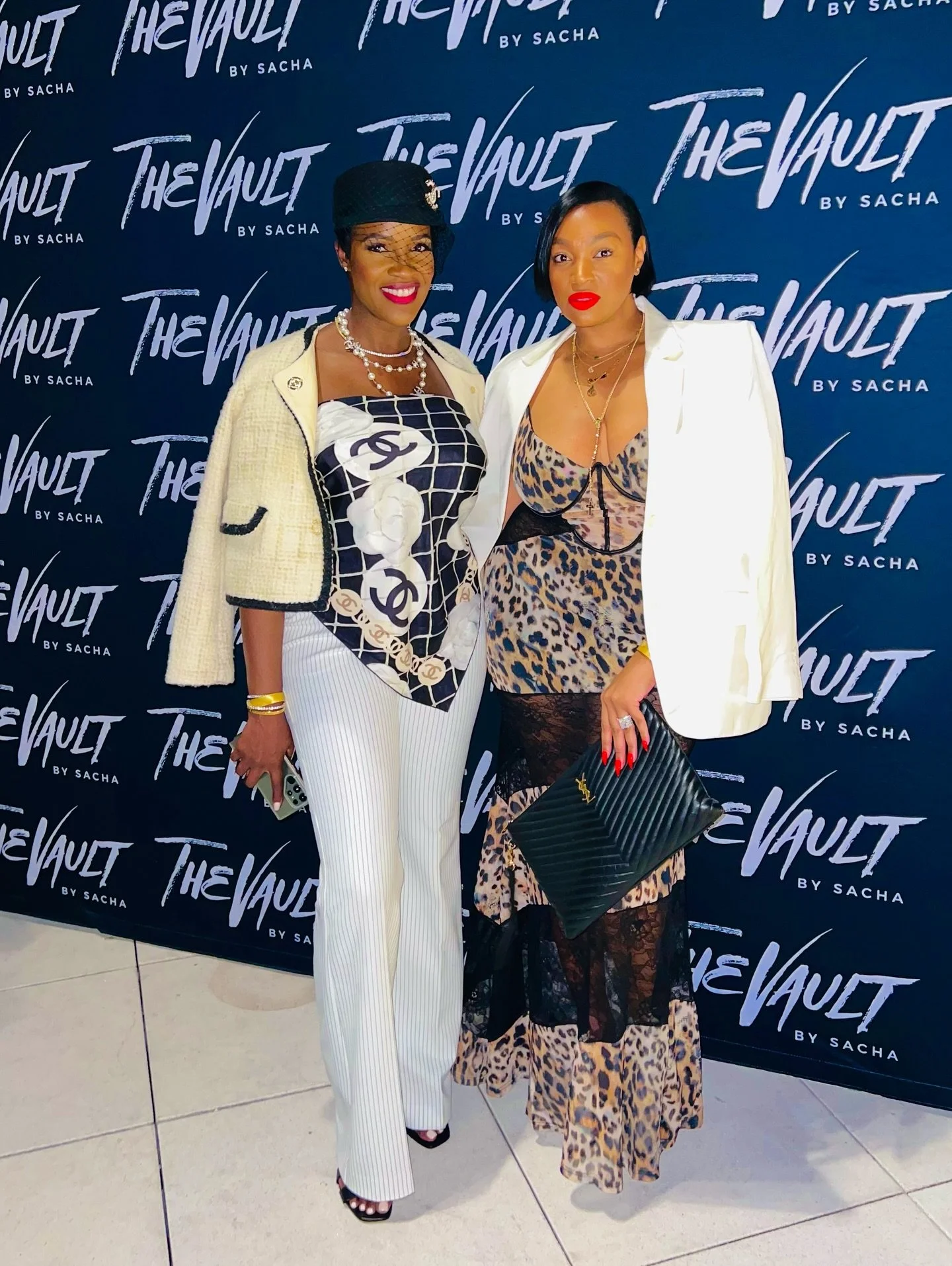 My first #NYFW front row at The Vault by Sacha fashion show hosted by @duckieconfetti featuring @iamtoccarajones at a poolside rooftop in Brooklyn&hellip; and I most definitely drug the hubbs along for It All!!✨ 

Sound is ON because the energy of th
