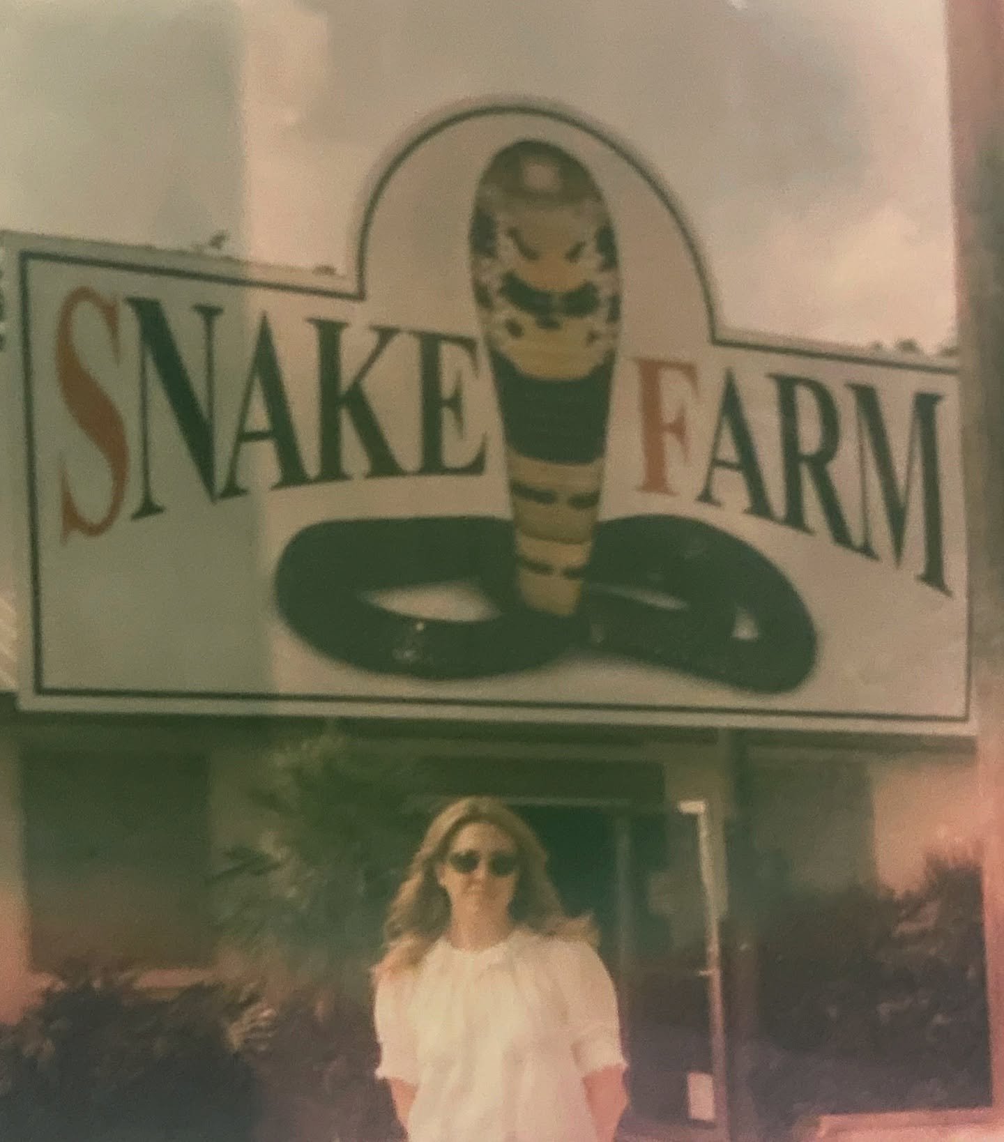 four shows in Texas this week baby *hissssssssssss* ❤️&zwj;🔥🗡️
🐍 Fort Worth 5.1 
🩸 Austin 5.2 
🐍 Dallas 5.3 
🩸 Dallas 5.4 

*tickets in bio. 

Kansas City, Lawrence, St Louis, Memphis after