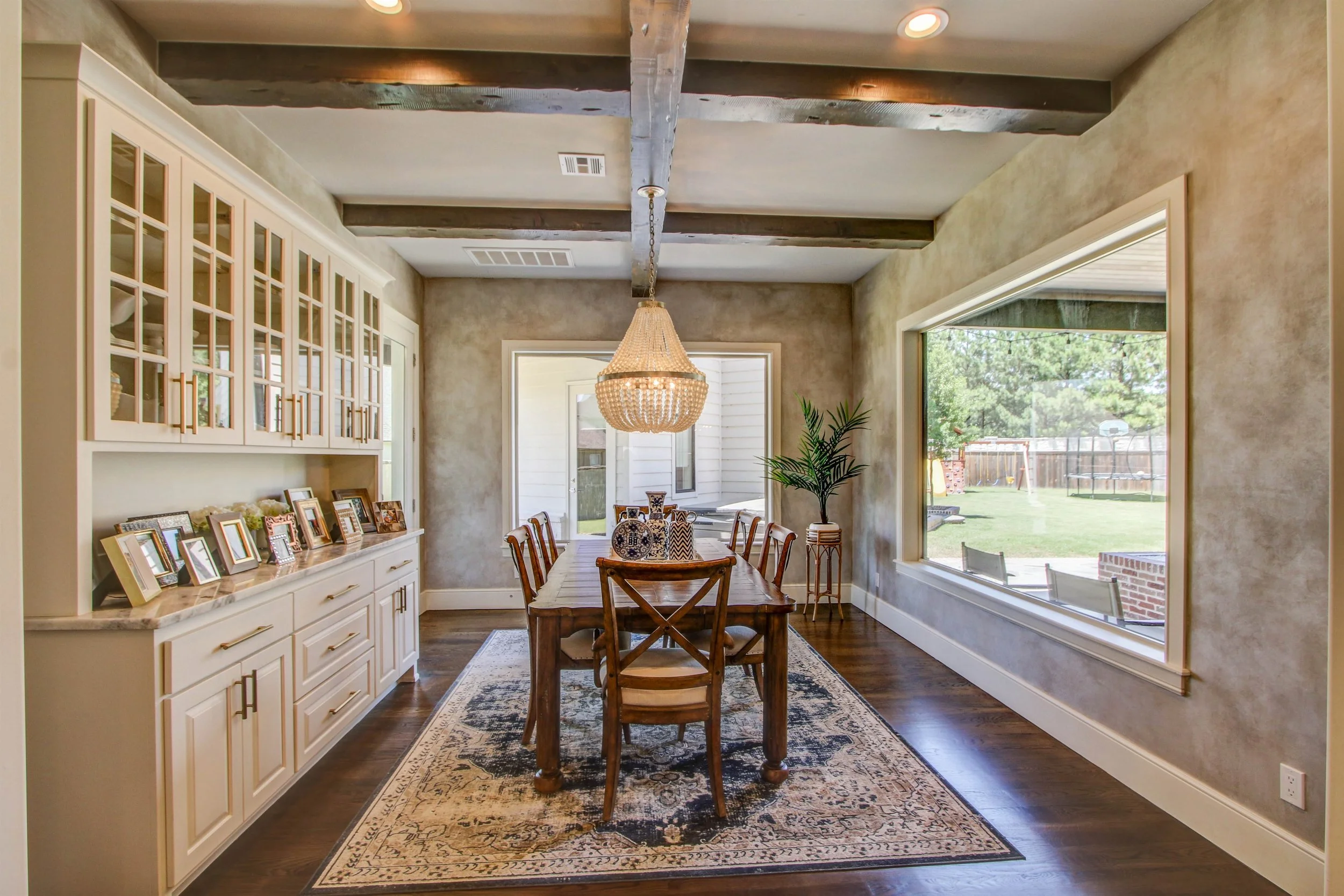 011_Dining Room.jpg
