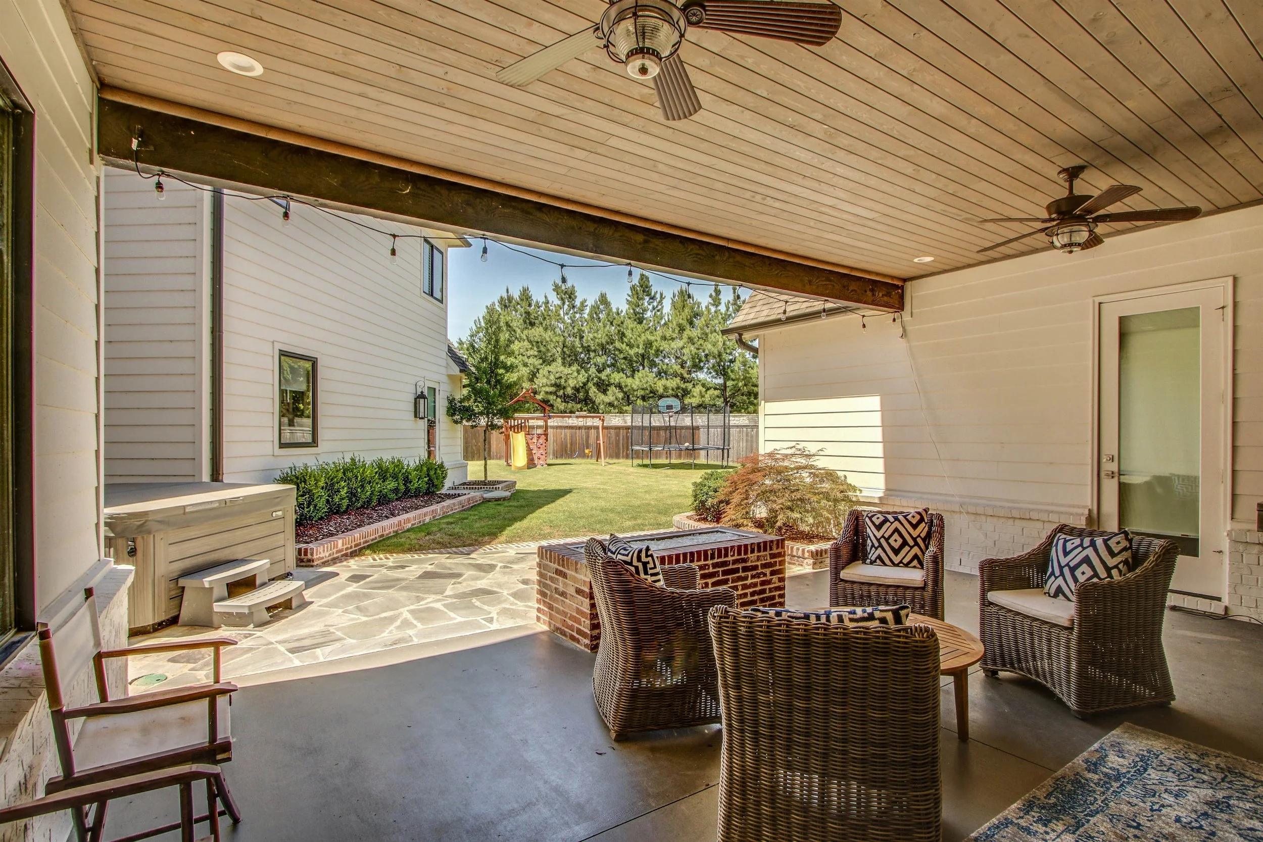 031_Patio.jpg