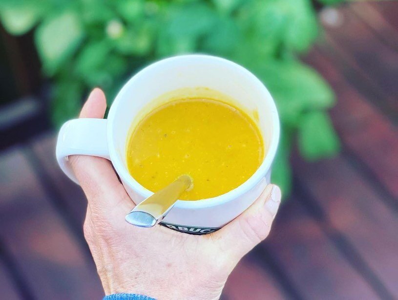 New recipe from @coachmollyk
&bull;
🥣Butternut Squash Soup Recipe🥣

This is probably the easiest soup recipe I know.  Squash, when baked first, delivers ALL the best flavors. You barely need to add any seasoning.  Here we go👉

🥣1 large butternut 