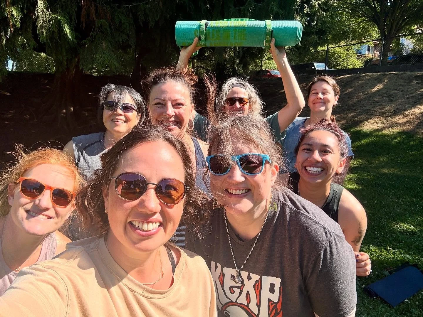 All smiles post yoga in the park round ✌️ today. Led by the incredible Megs. ✨ 

Her visual prompts were on point and made for a unique, peaceful and centering practice. 🧜🏾&zwj;♀️ 🌙 

More energized and ready to enjoy this sunny Sunday! 🌞 

While