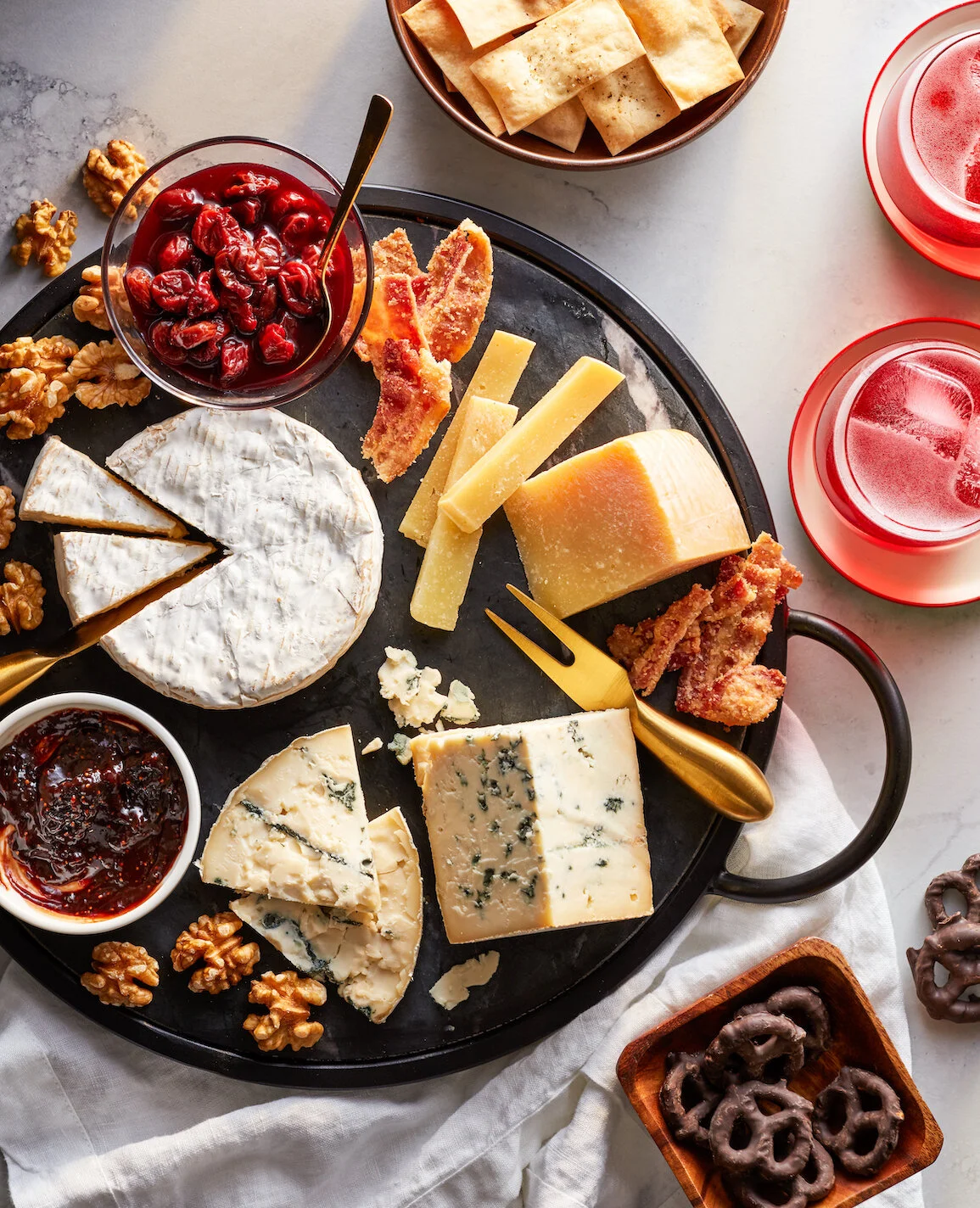 4.Cheese board sliced and drink 2 pair with fizz drink.jpg