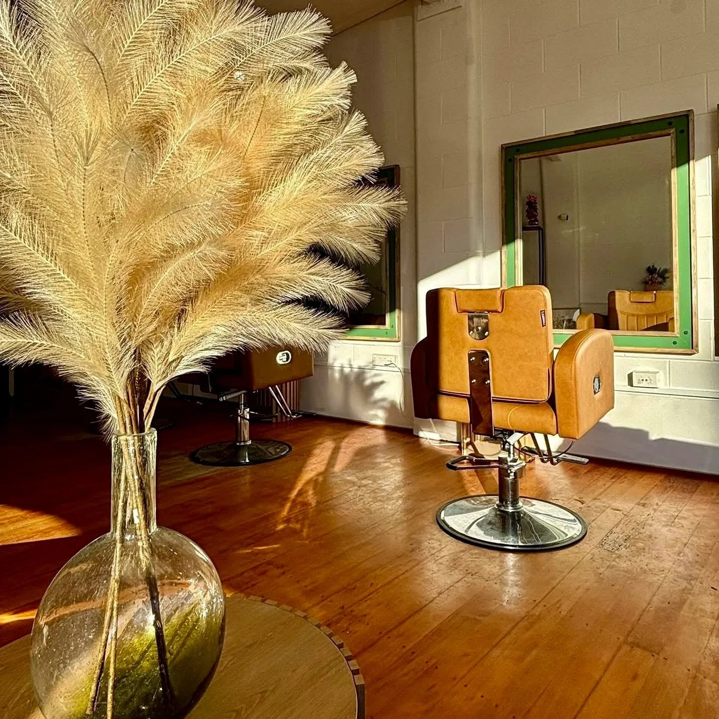 ✨ New to Dunedin Online - The Curl Alchemist ✨

Sarah&rsquo;s cosy, luxurious salon is all about bringing out the best in every curl, wave &amp; coil. With 20+ years&rsquo; experience, she combines expert techniques with sustainable, cruelty-free pro
