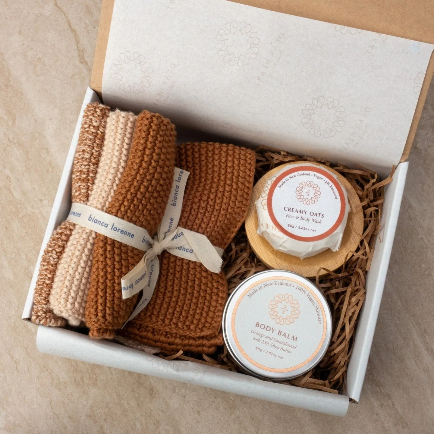 A gift box from @dearheartnz for Christmas? Sounds 👌🏼 to us! Eco-friendly ✨ Vegan ✨ Cruelty-free ✨ Made right here! There&rsquo;s so much that we could say about Dear Heart and it&rsquo;s all wonderful, visit dearheart.co.nz to shop and get your or