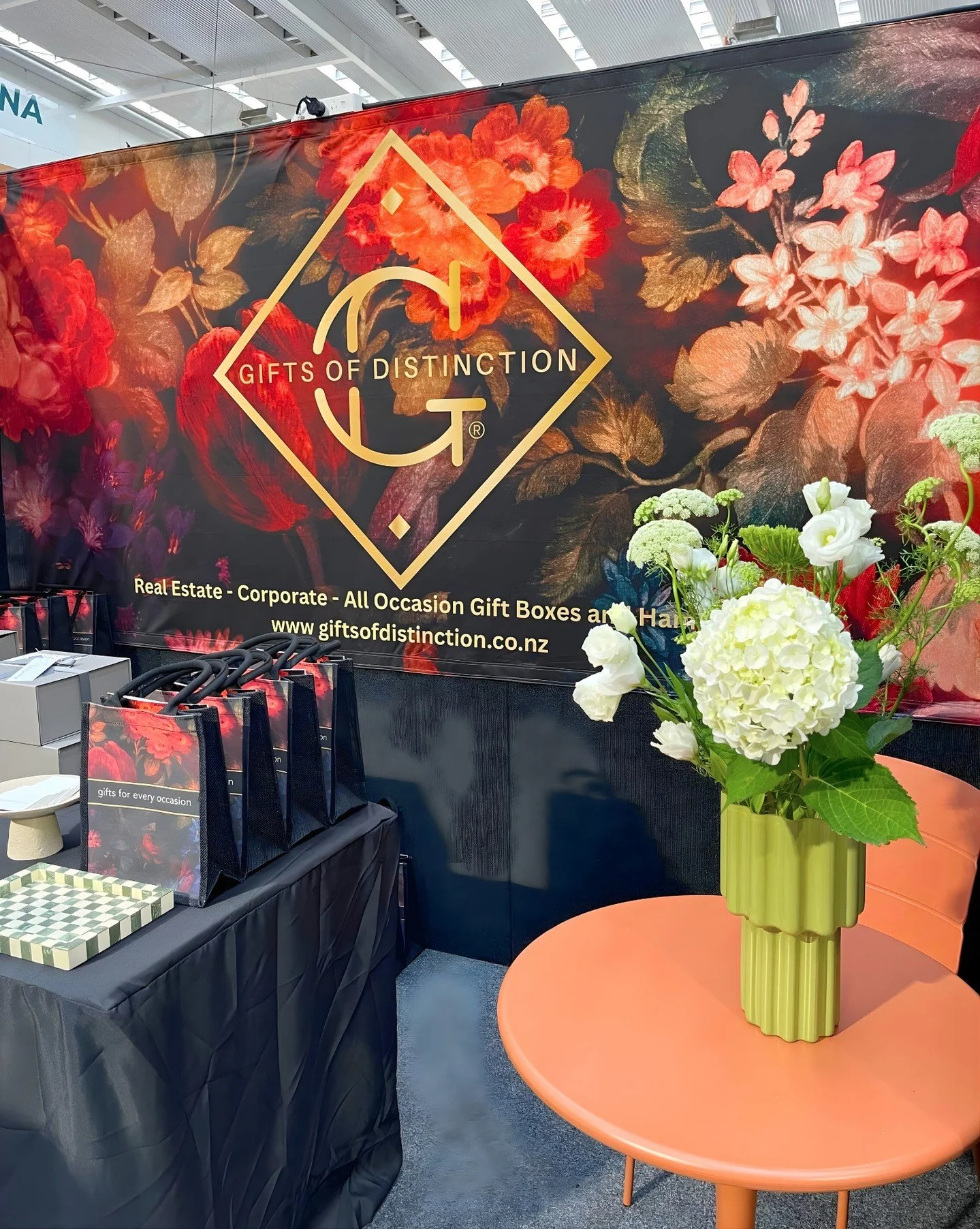 Gifts of Distinction @giftsofdistinctionltd have launched their new Signature Rewards Club alongside a freshly updated website. Now every dollar you spend earns points you can redeem later, a nice bonus for anyone who loves sending beautiful gift box