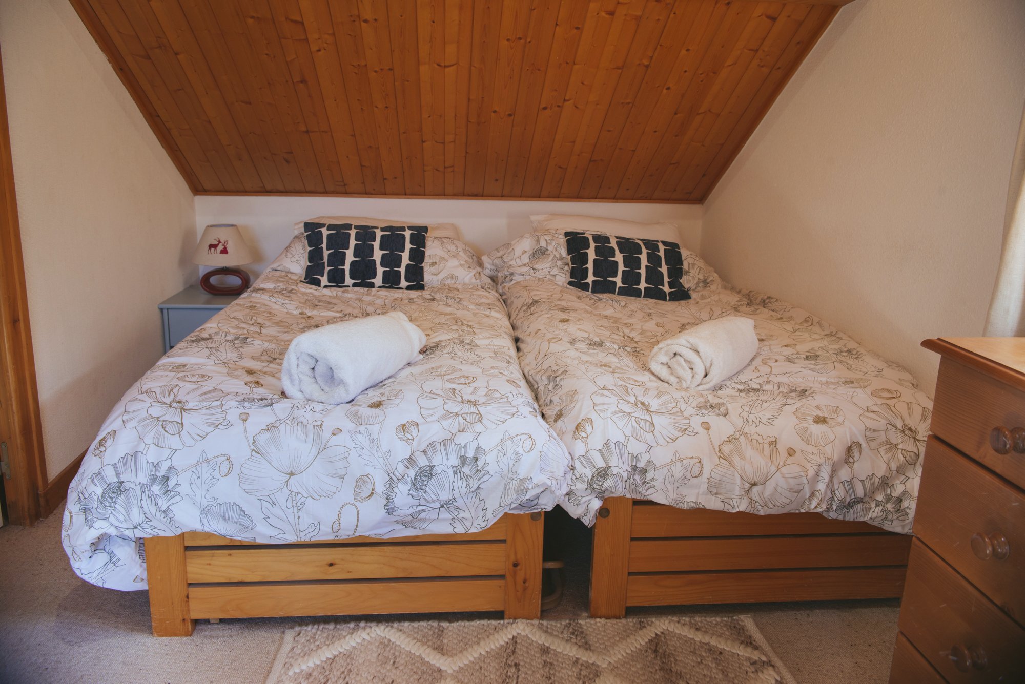 bedroom twins.jpg
