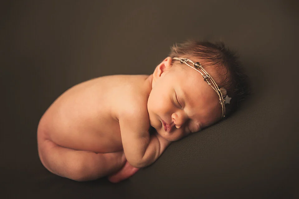 Lydia Newborn-8_small.jpg