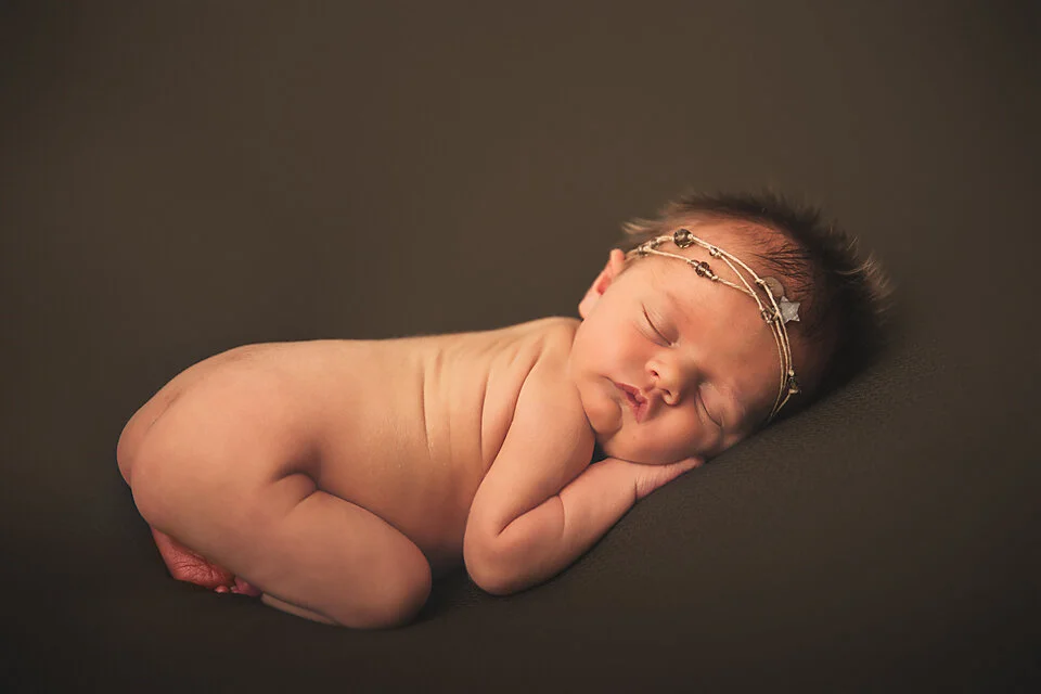 Lydia Newborn-9_small.jpg