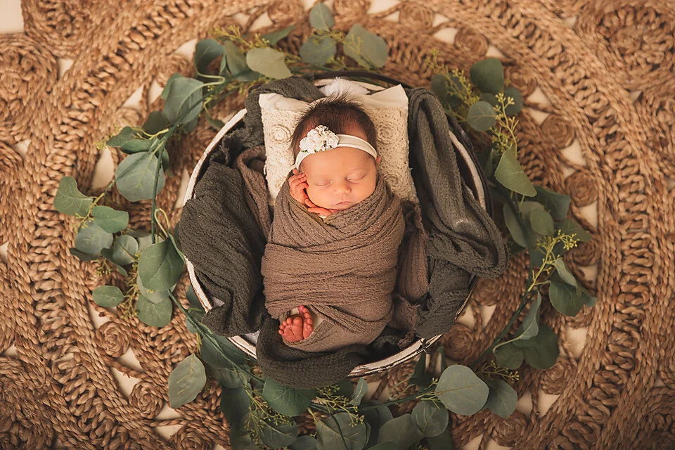 Lydia Newborn-18_small.jpg