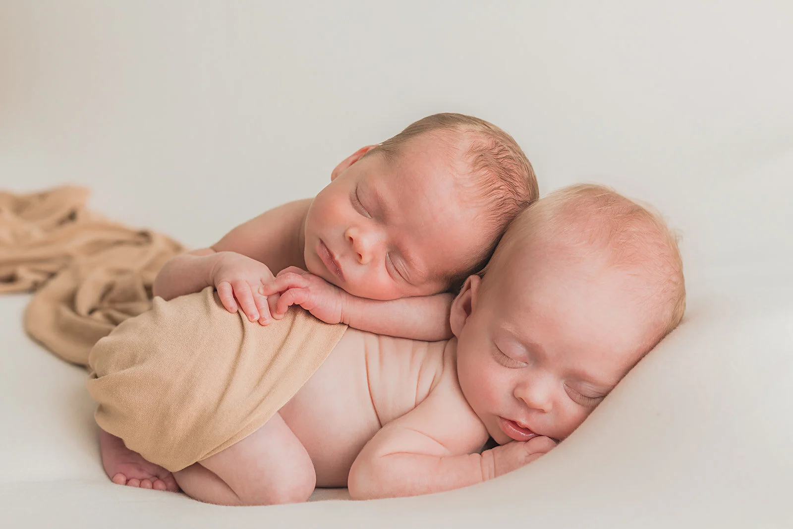 Sophia and Vivian Newborn-19_websize.jpg