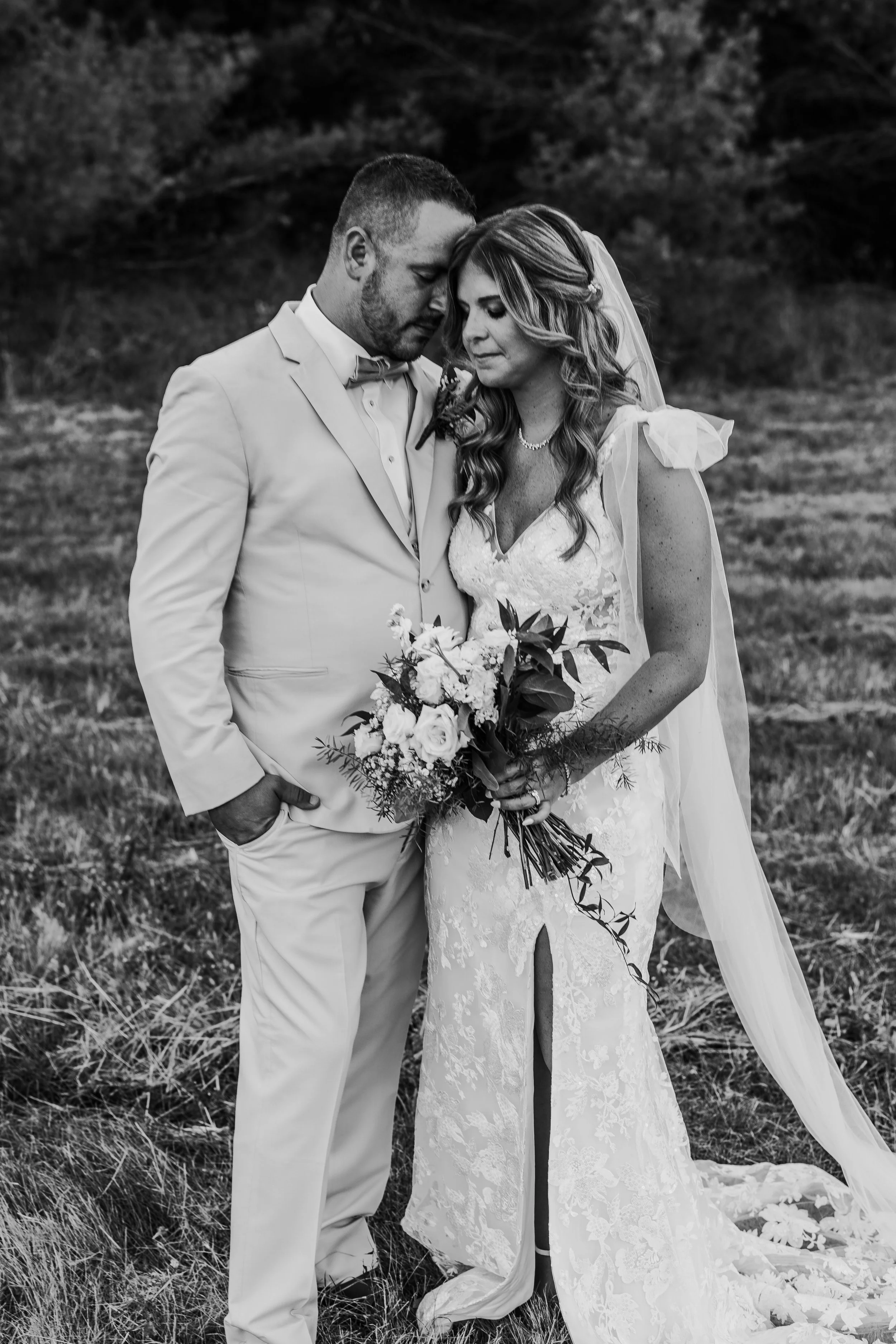 Jaclyn and Jordan Sneak Peek-33.jpg