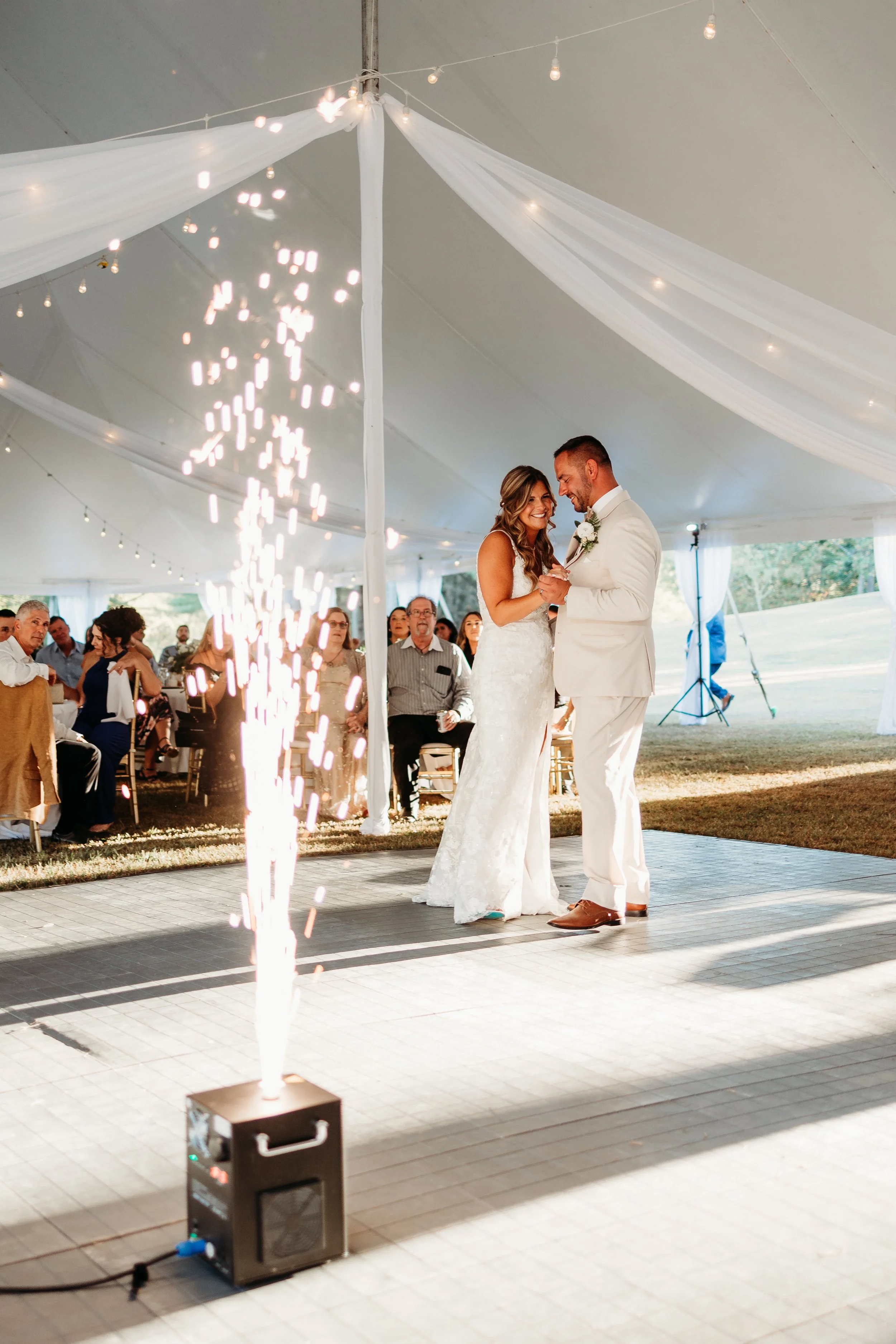 Jaclyn and Jordan Sneak Peek-43.jpg