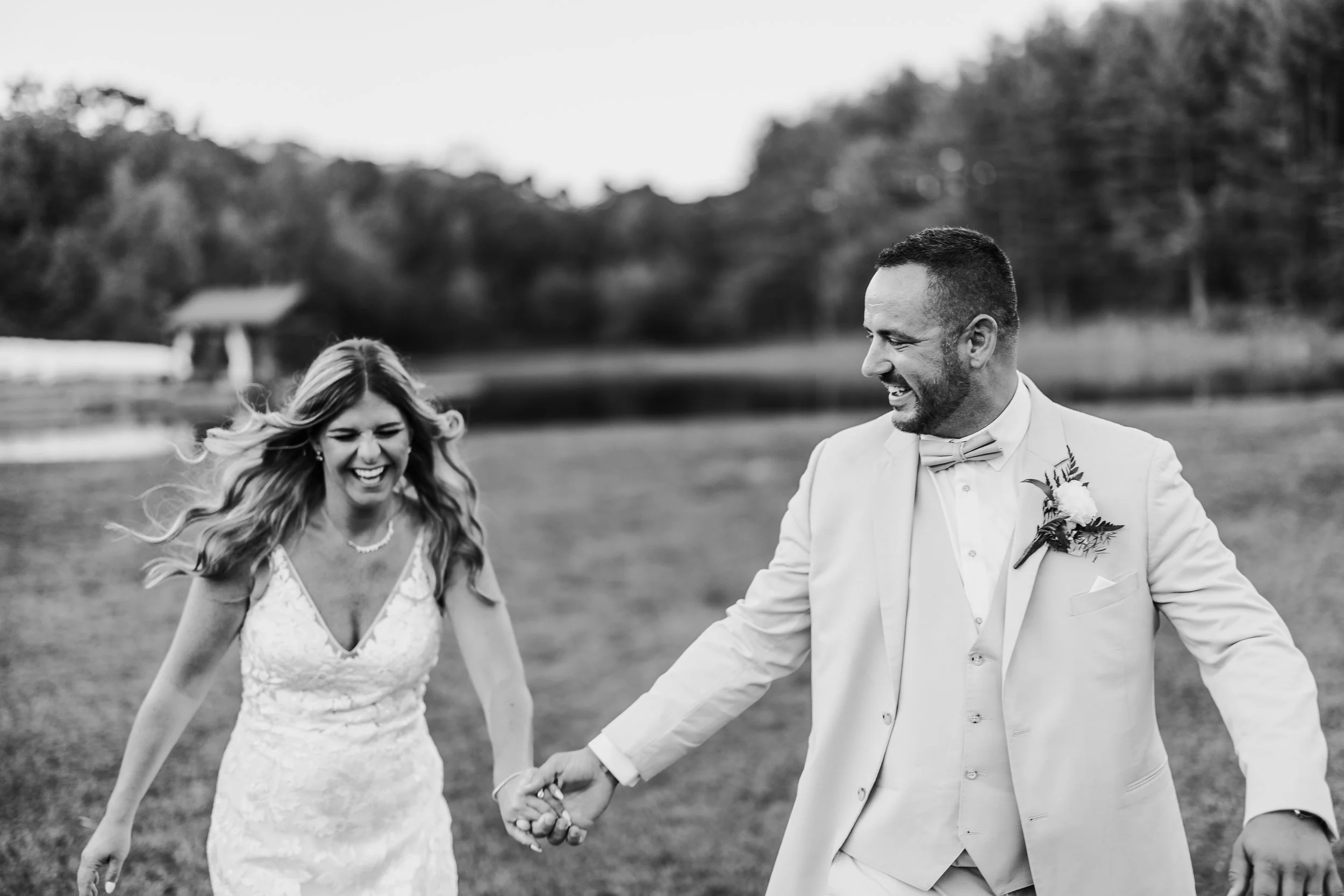 Jaclyn and Jordan Sneak Peek-57.jpg