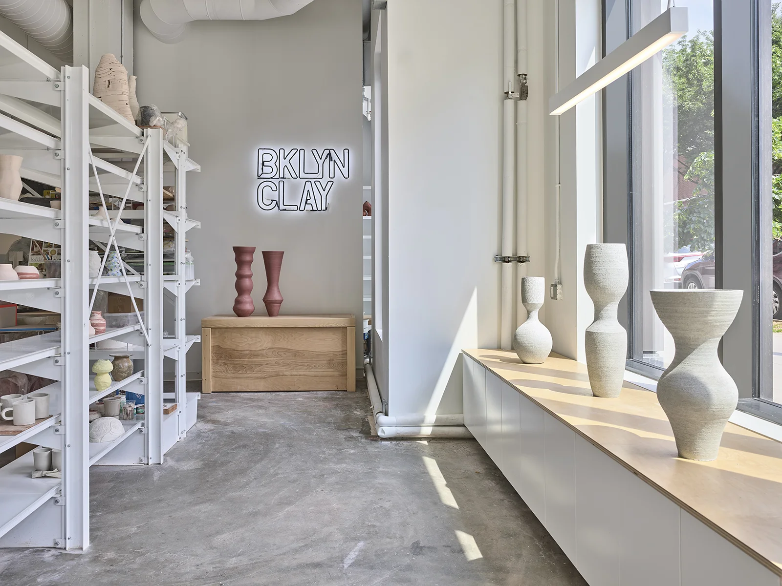 Photo FRANK OUDEMAN / Ceramic Vessels KYLE LEE