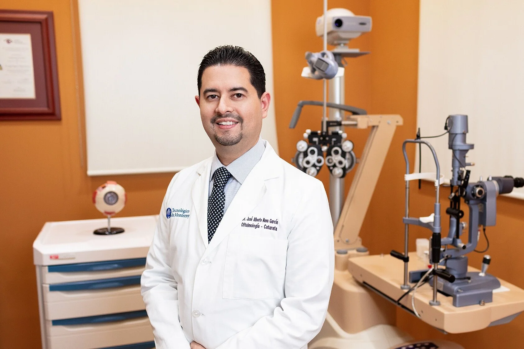 Cirujano Oftalmólogo Dr. José Alberto Nava García