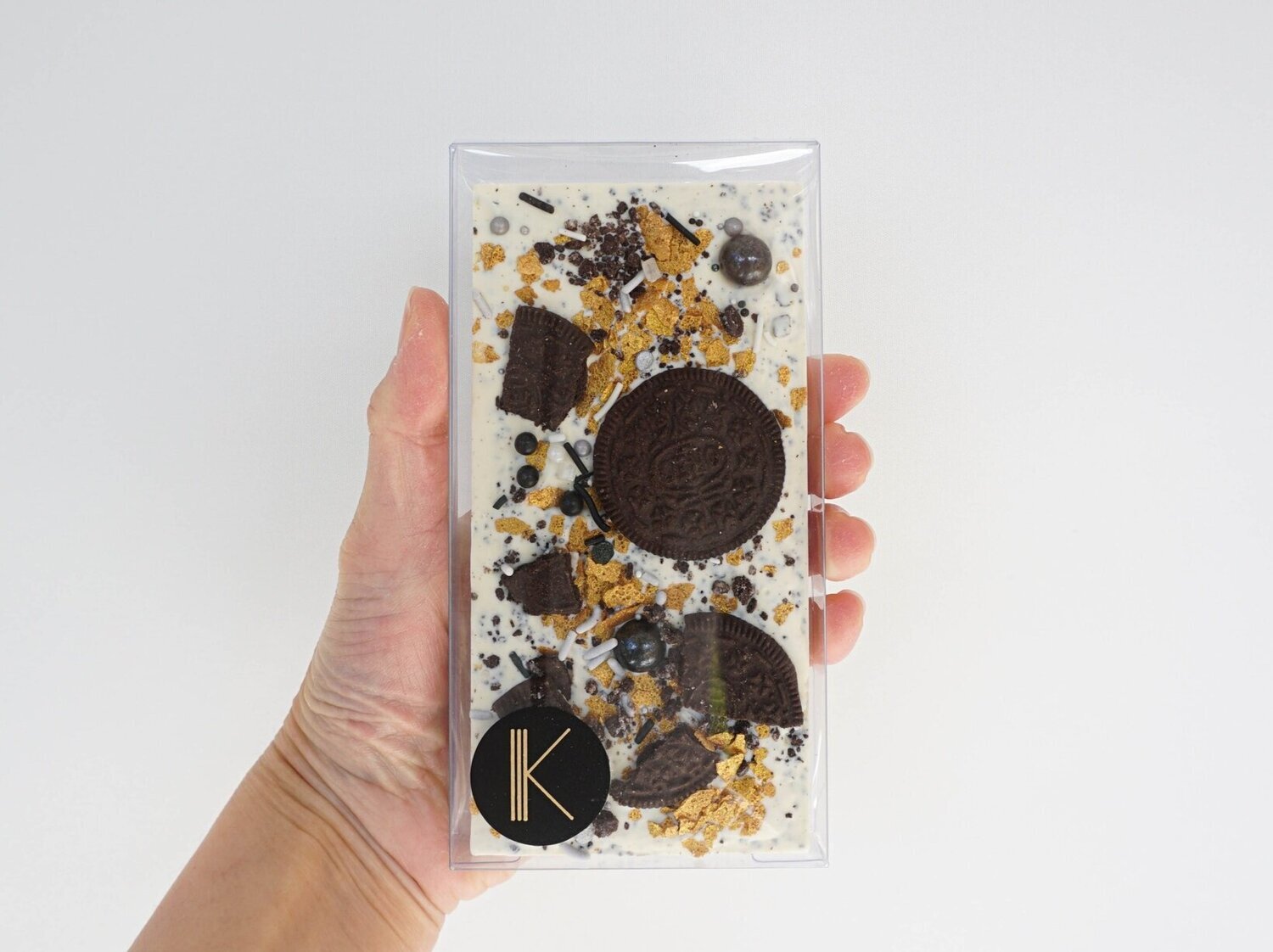 Cookie And Cream White Chocolate Bar With Golden Wafer