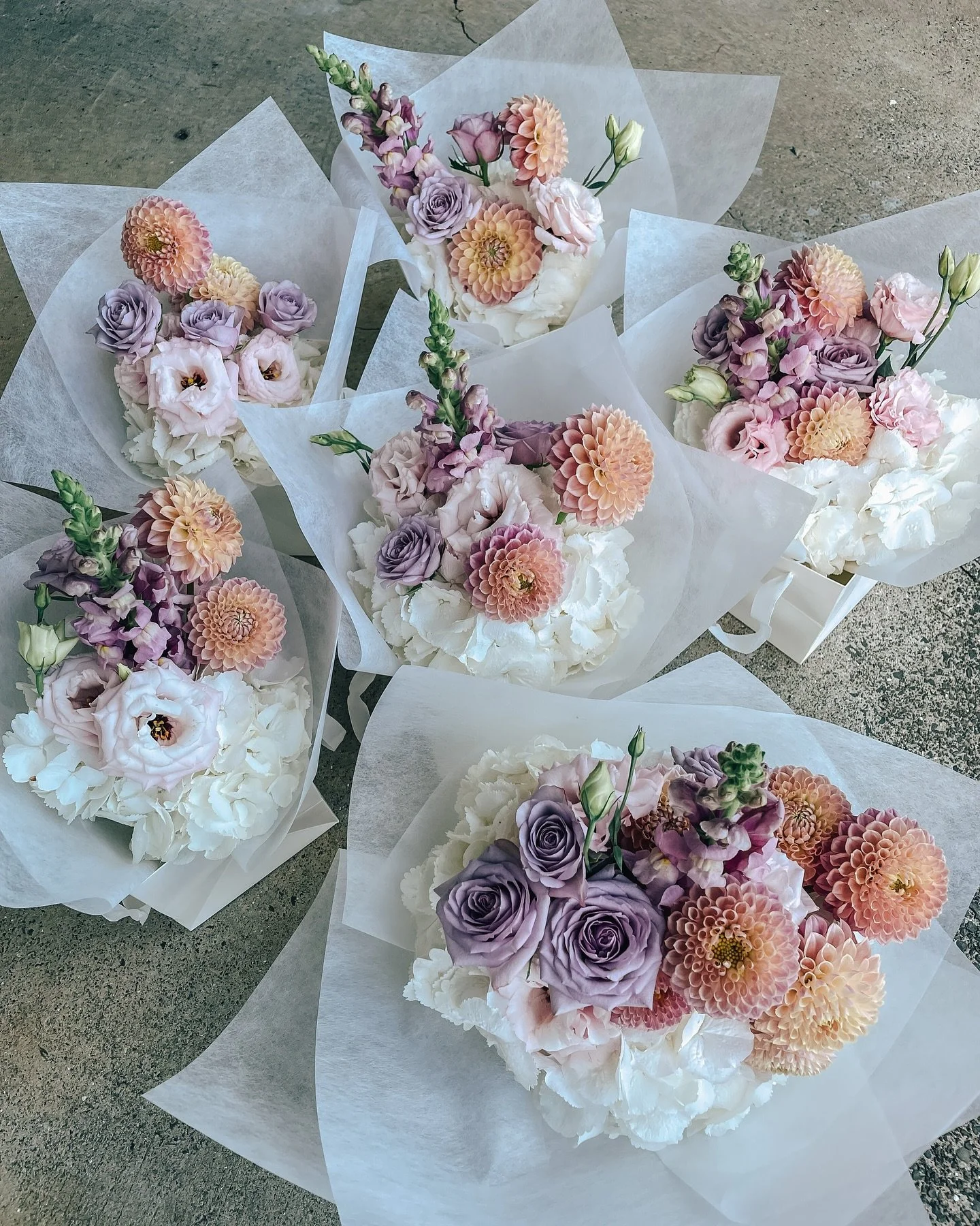 Soft, dreamy, and oh-so-romantic&mdash;this delicate colour palette is pure wedding day magic! 

Blush dahlias, lilac roses, and creamy hydrangeas come together in the most elegant embrace, creating a bouquet that feels like a fairytale. 🧚&zwj;♀️

#