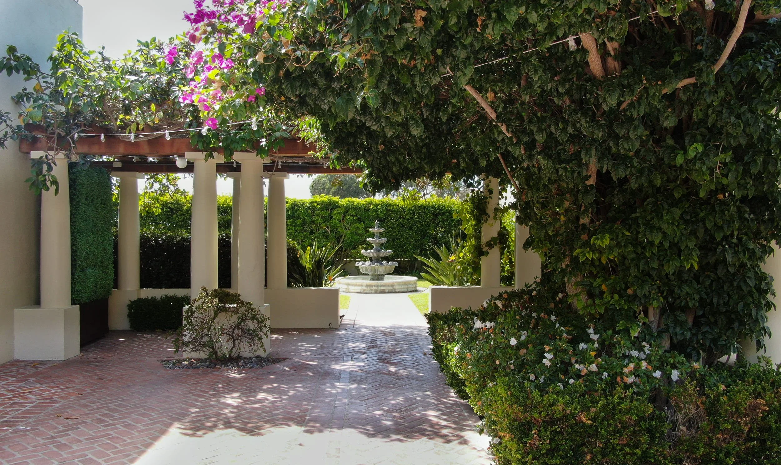 La Jolla Woman's Club detail