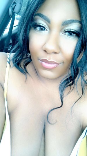 A selfie from my own Magazine Style Photoshoot! YOU are WORTH this xoxo :)