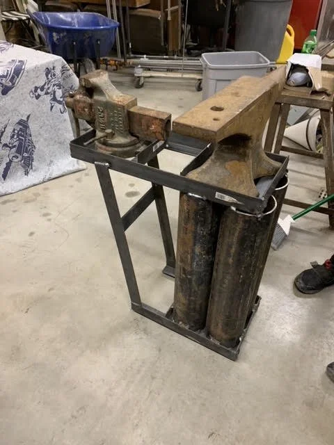anvil+stand+2.jpg