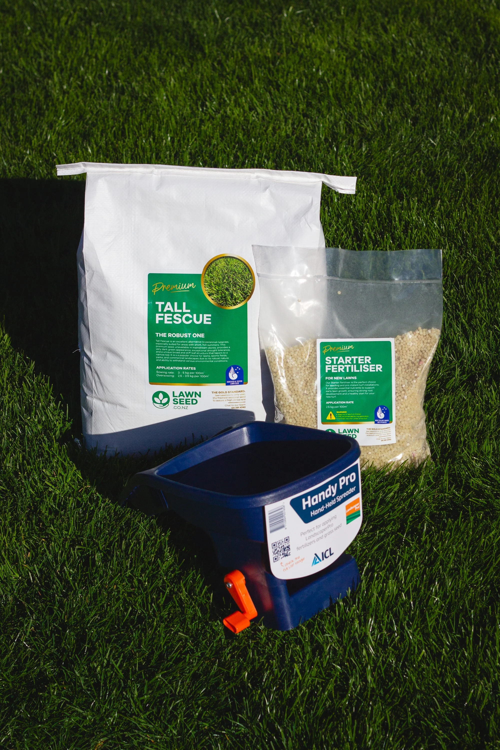 Lawn Seed Tall Fescue Bag 5kg Starter fertilsiser plus hand Spreader.jpg