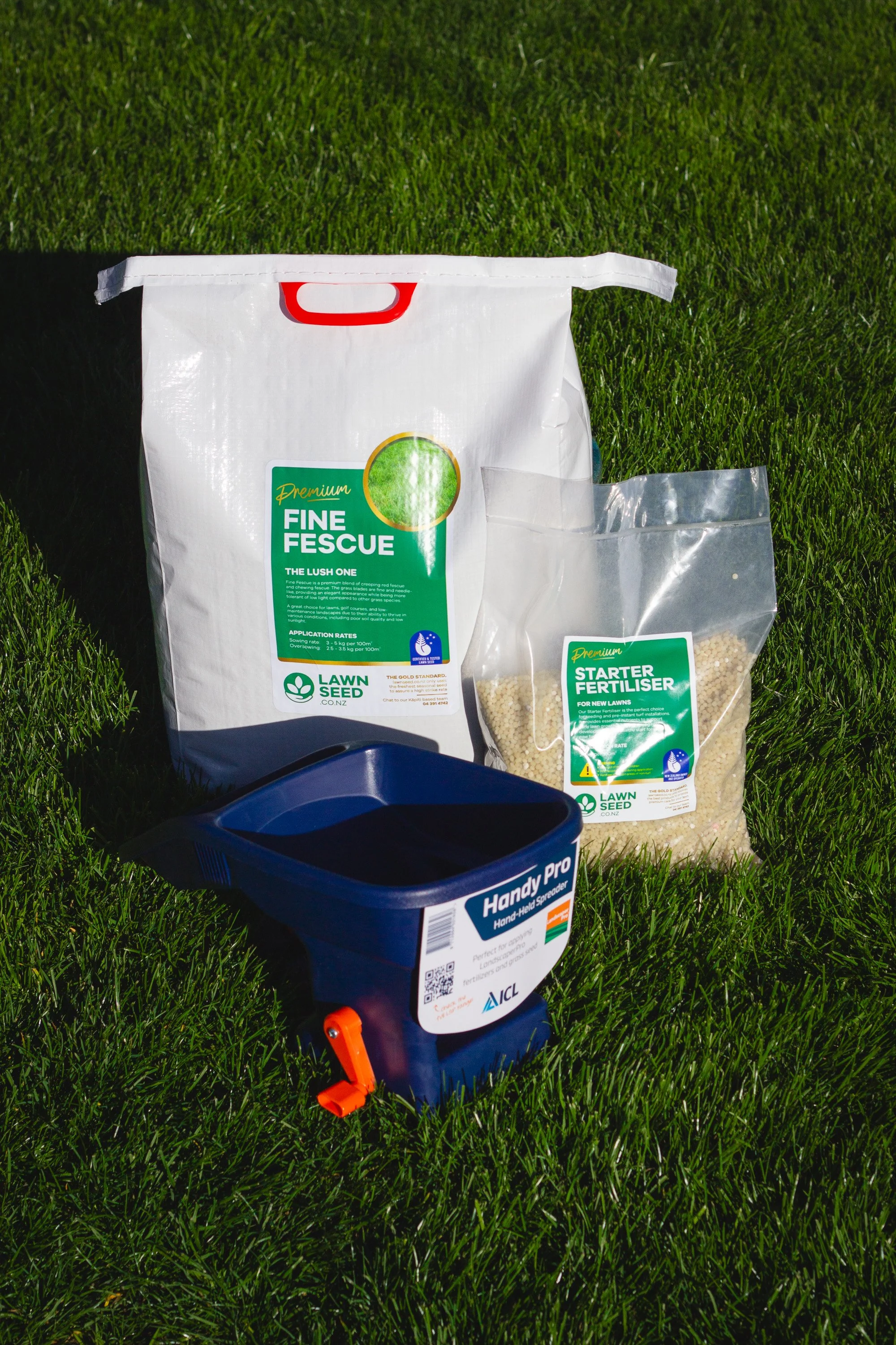 Fine Fescue 5kg Bag Starter Fertilsier 2.5kg + Hand Spreader.jpg