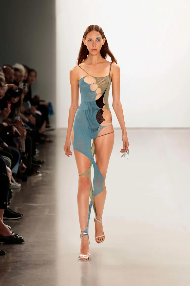 Look9.jpg.webp