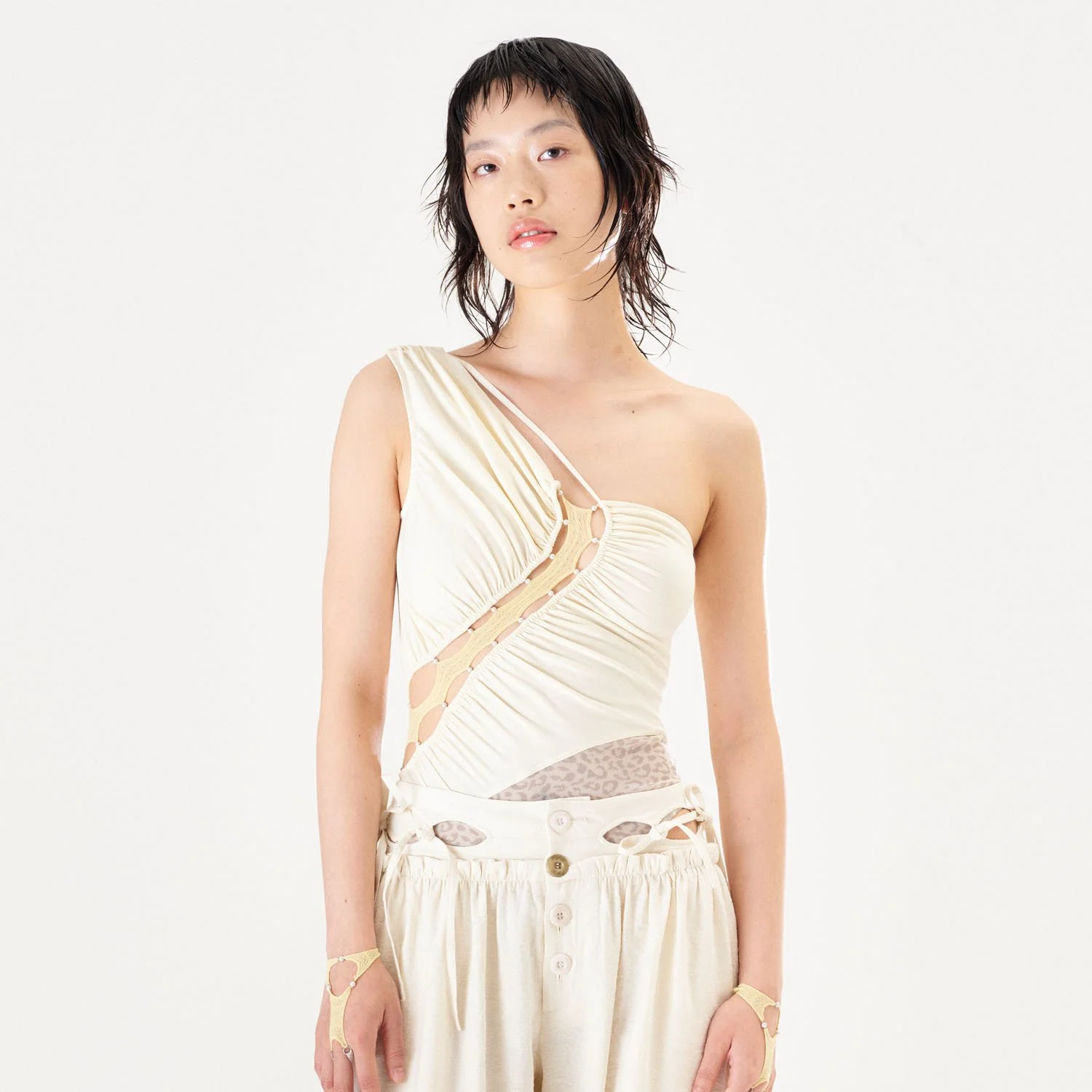 〔SS26〕One-Shoulder Ruched Combo Leopard Mesh Bodysuit