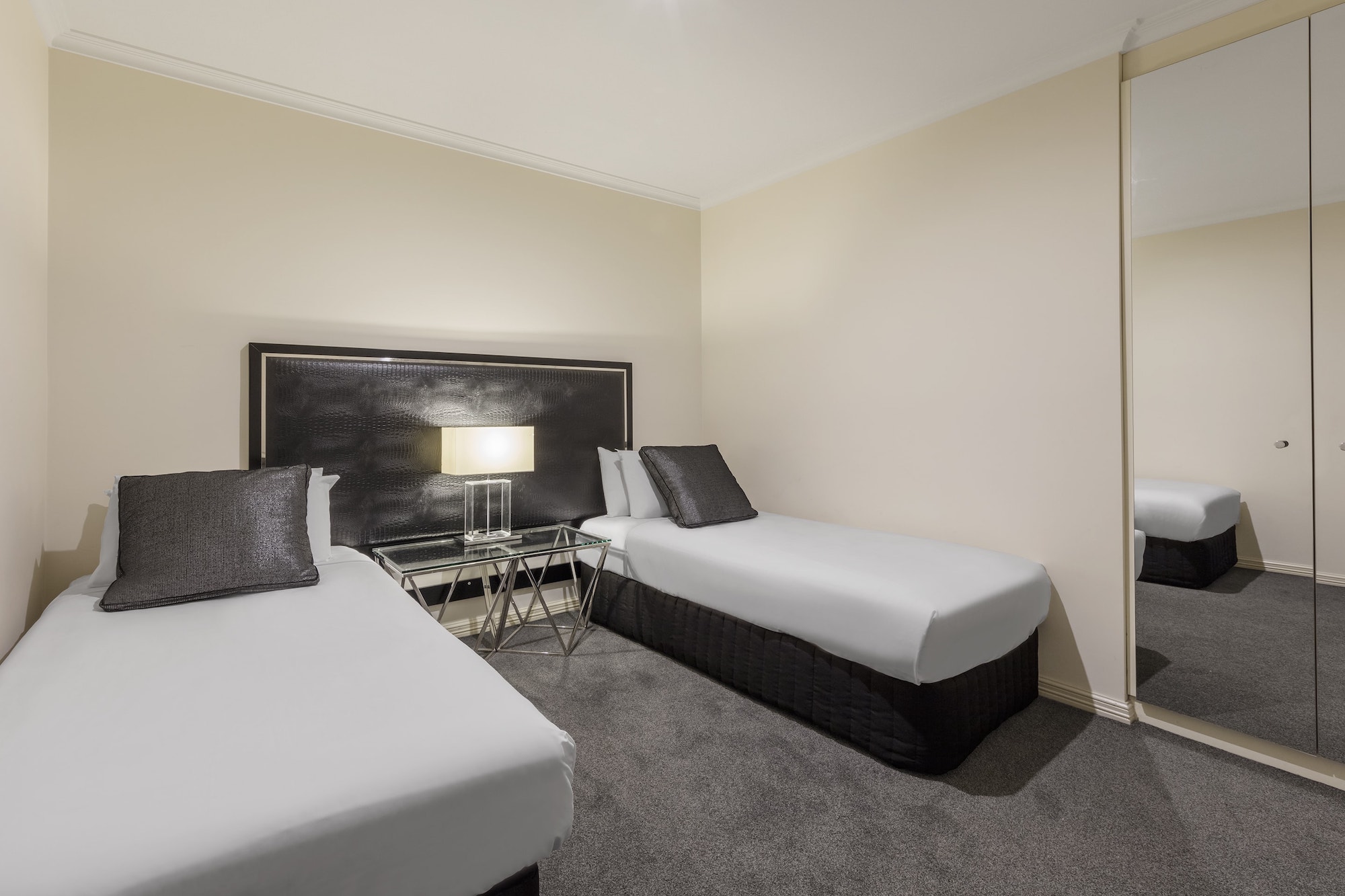 best-western-plus-the-carrington-shepparton-hotel-accommodation-apartment-4.jpg