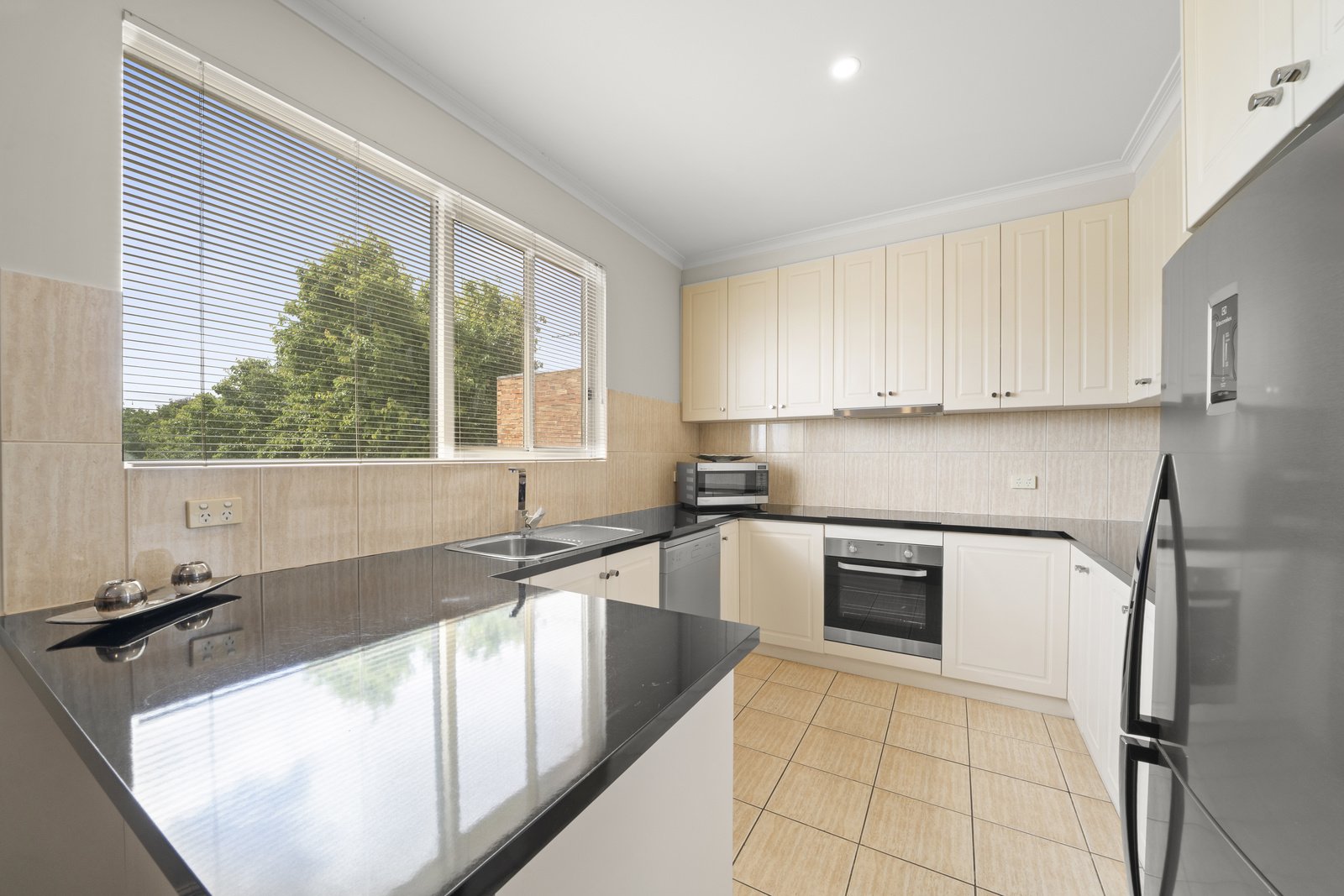 the-carrington-accommodation-hotel-shepparton-2-bedroom-apartment-indi-hotels-1.jpg