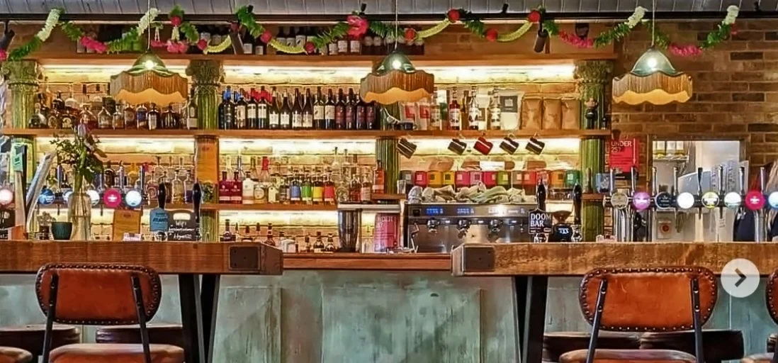 Bar FR cropped.jpg